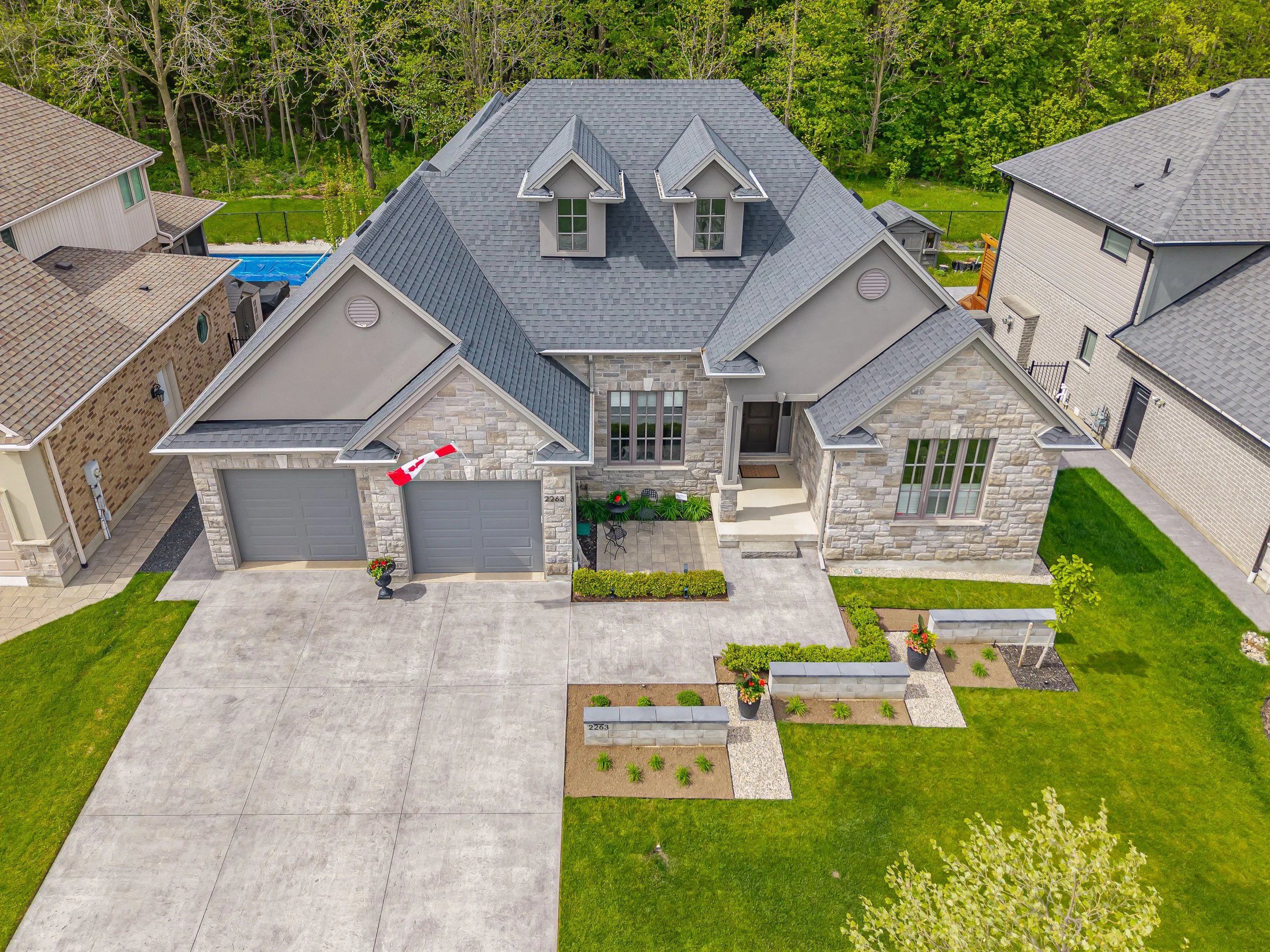 2263 Dauncey Cres -51.jpg