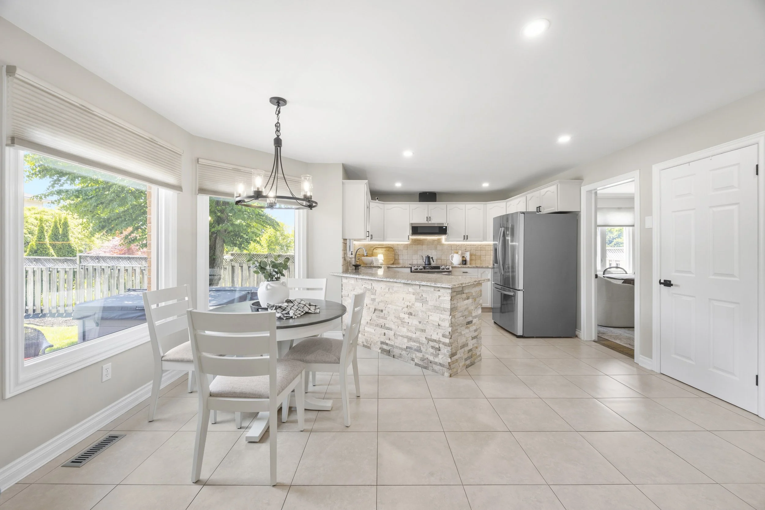 245 Ensign Cres -20.JPG