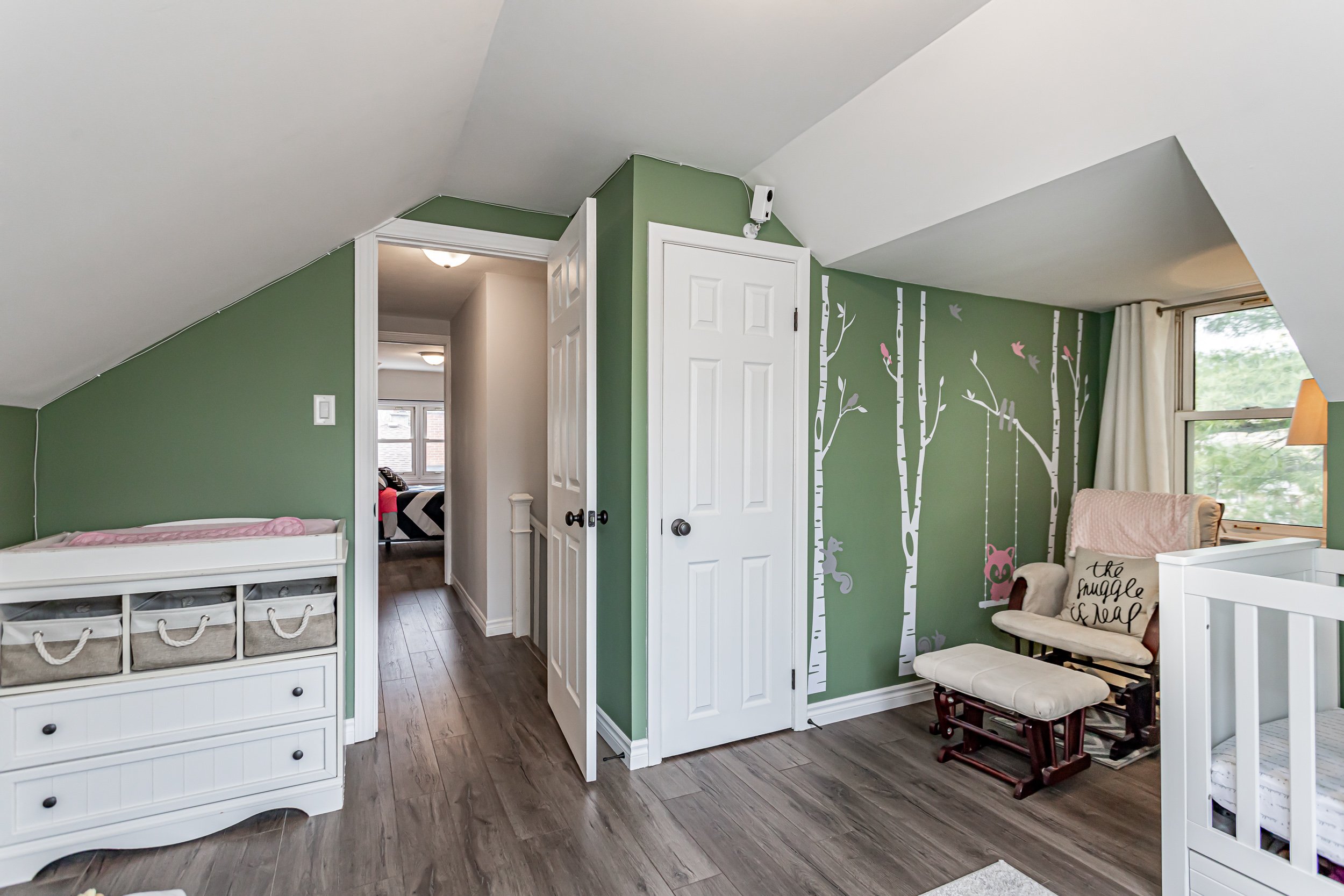 537 Ridgewood Cres-23.jpg