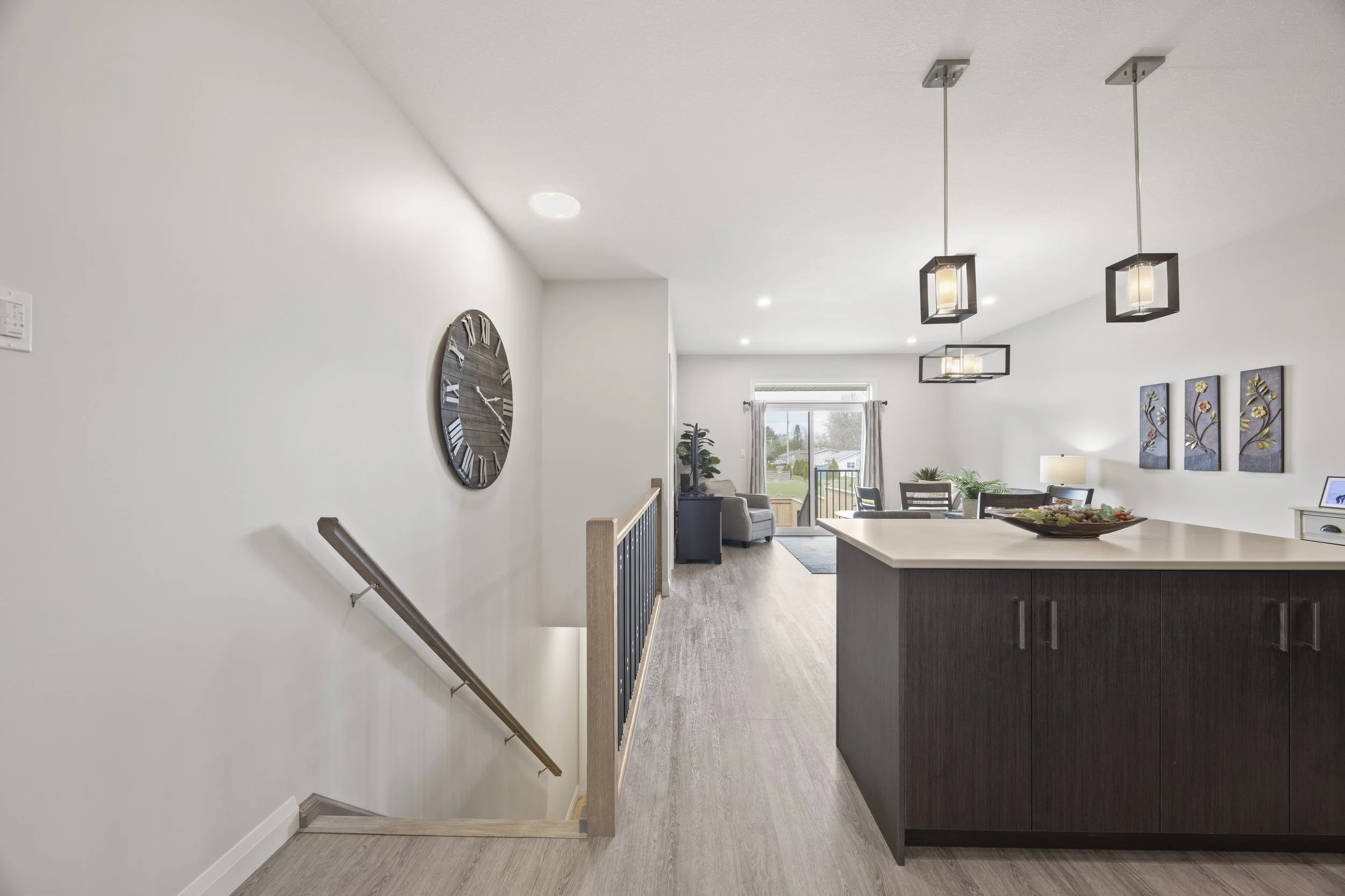 100 Rowe Ave -09.JPG