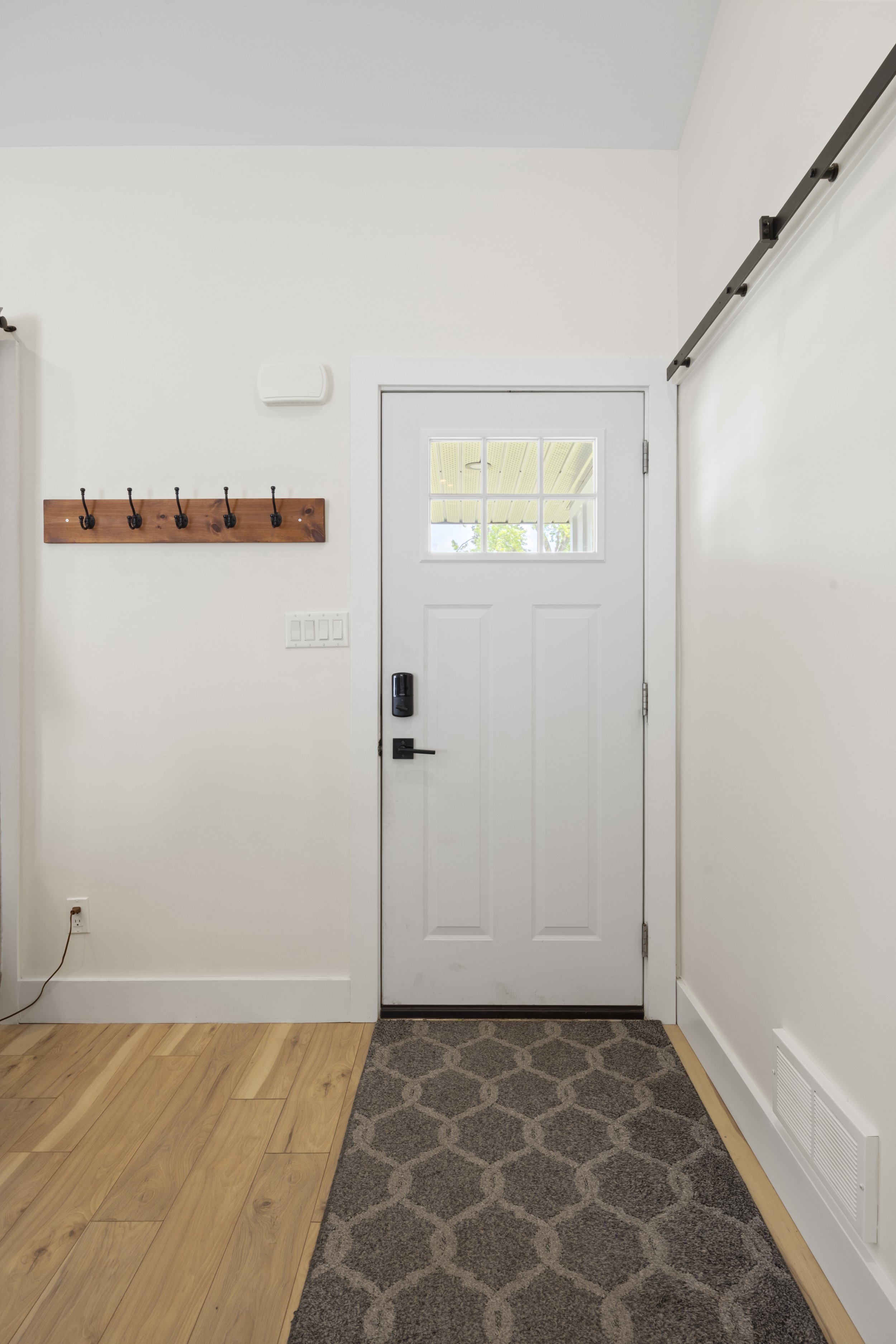 167 Mcleod St -08.JPG