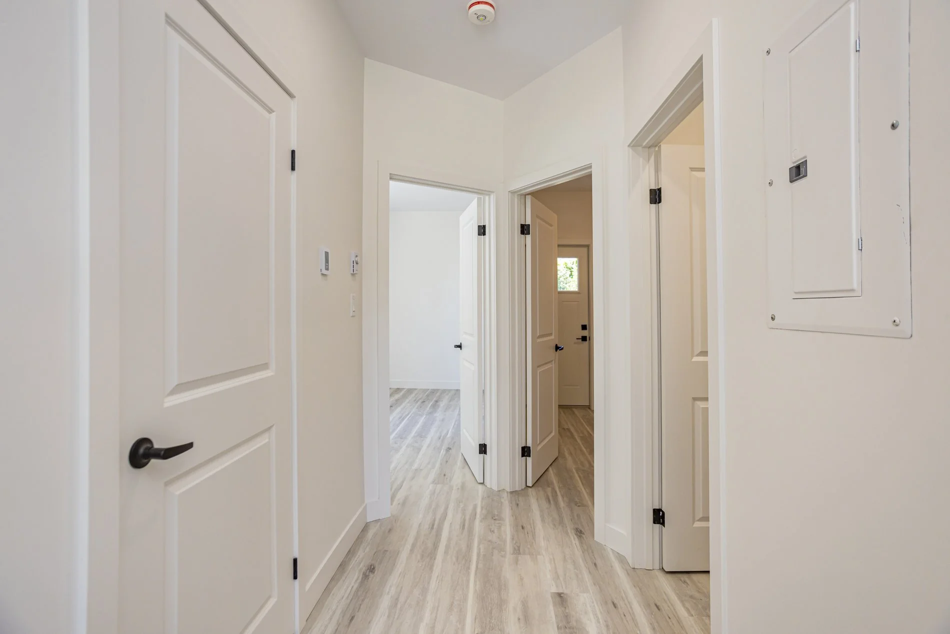 285 William St - Unit 2_07.JPG