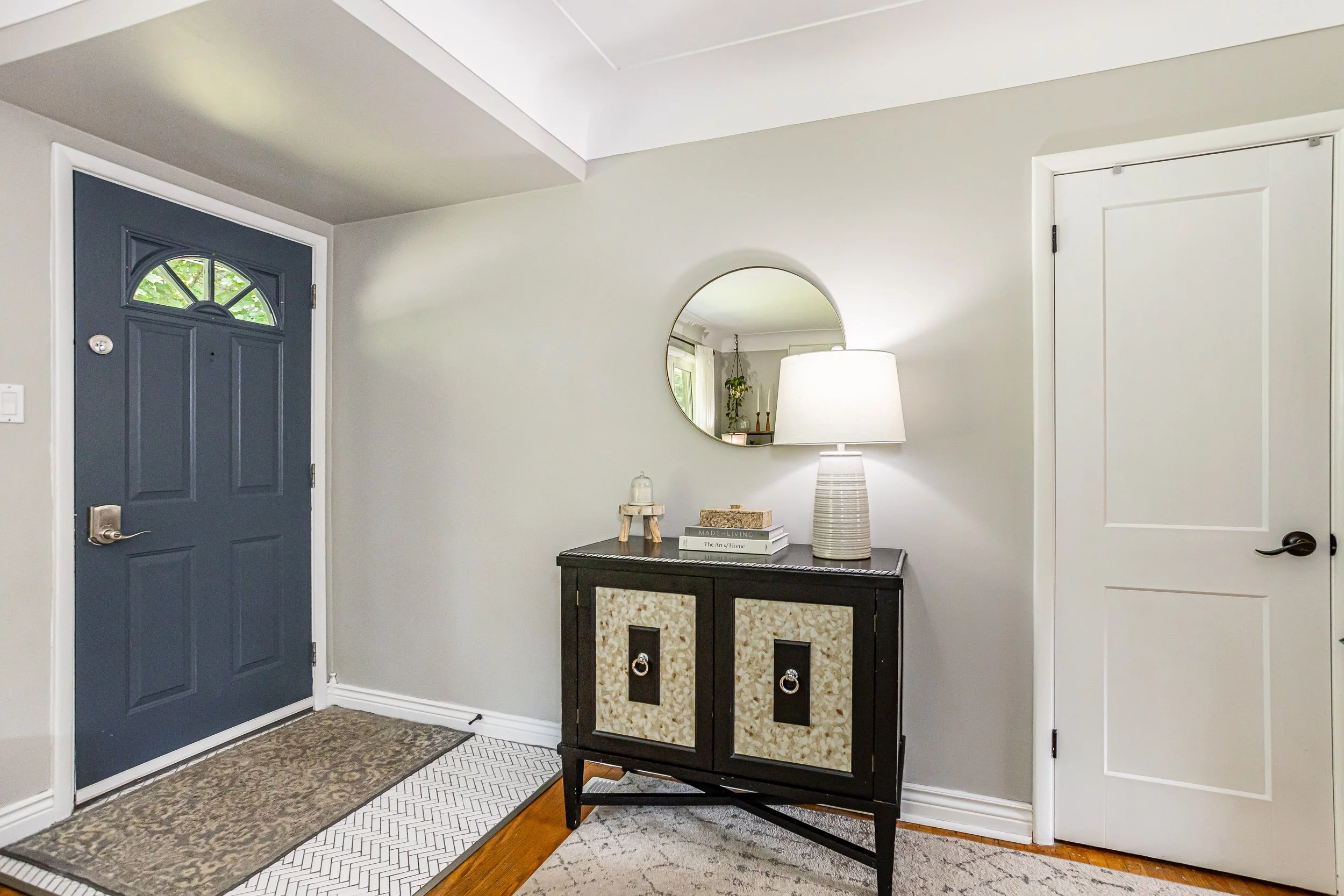 456 Jellicoe Cres-7.jpg