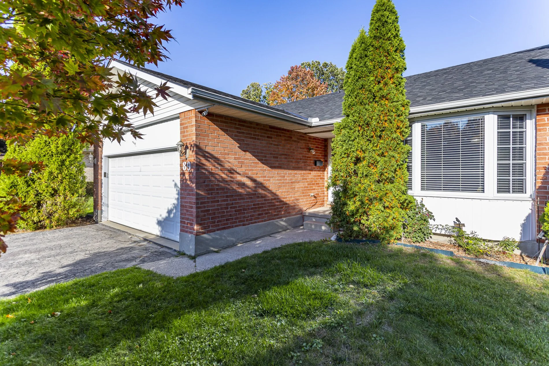 89 Midale Cres_05.jpg