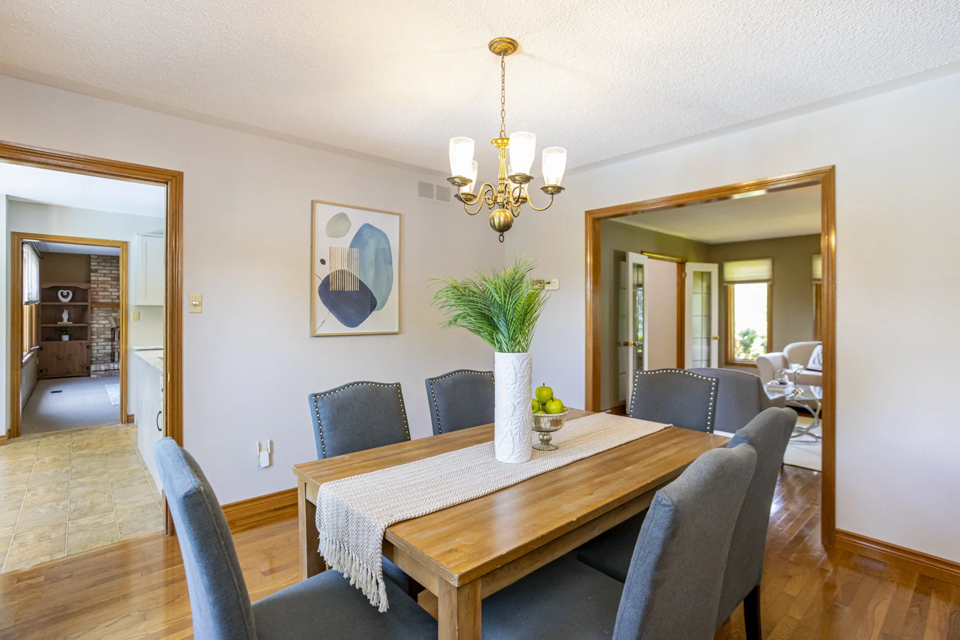 70 Thumnderbird Cres_16.JPG