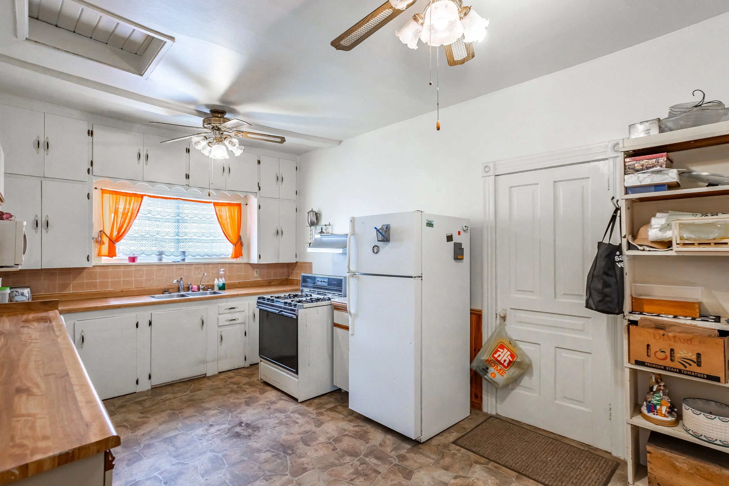 16 Kenneth Ave-14.jpg