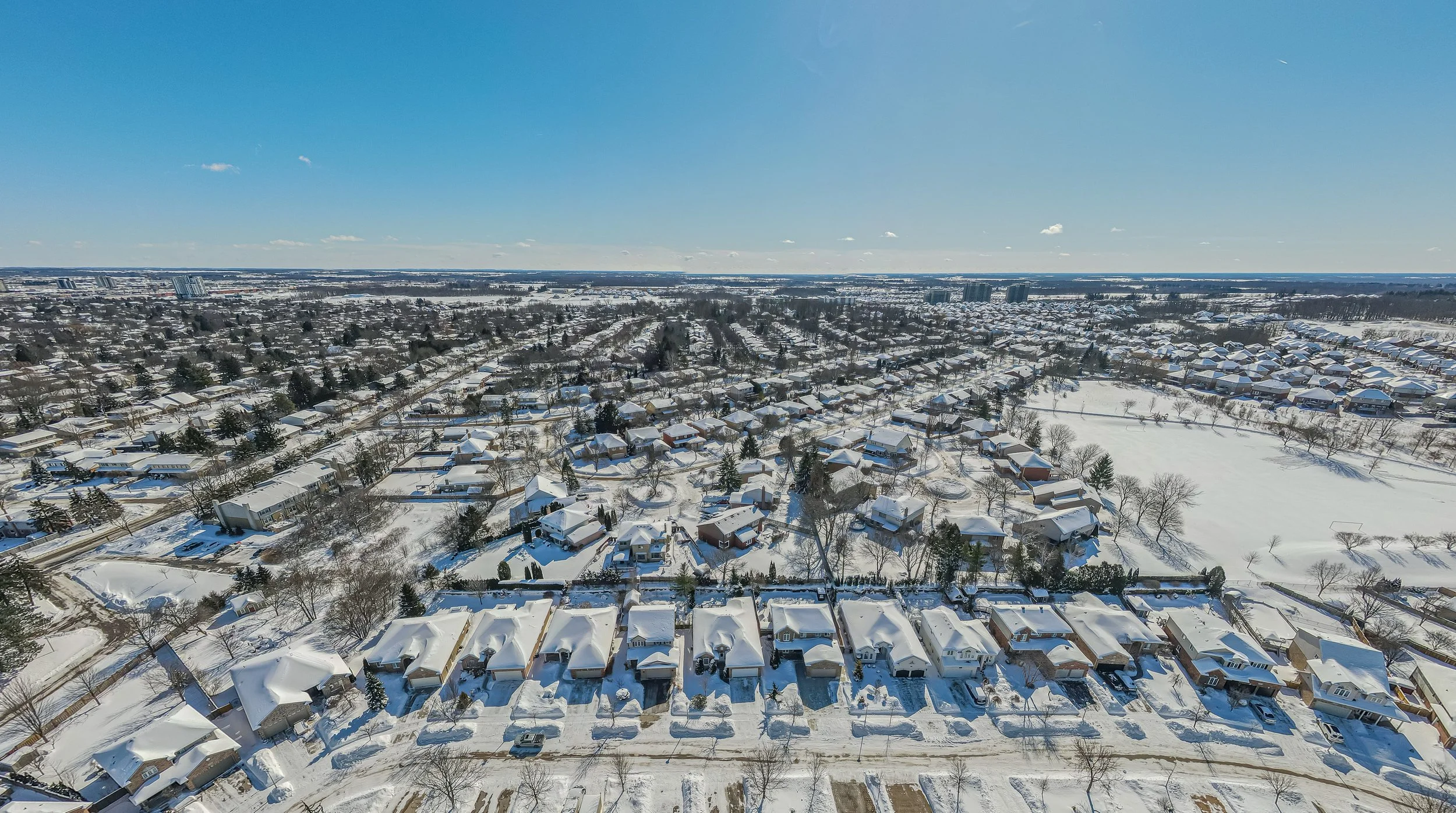 928 Crestview Cres-6.jpg