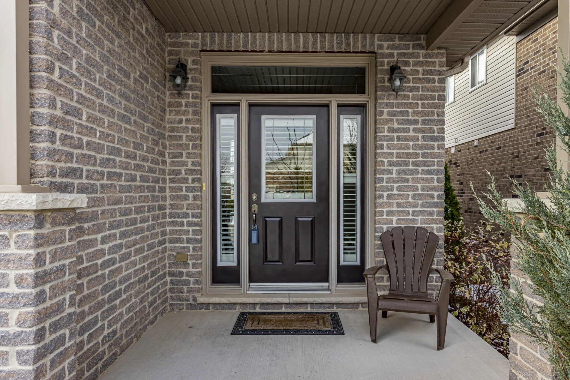 2161 Dogwood Cres_04.JPG