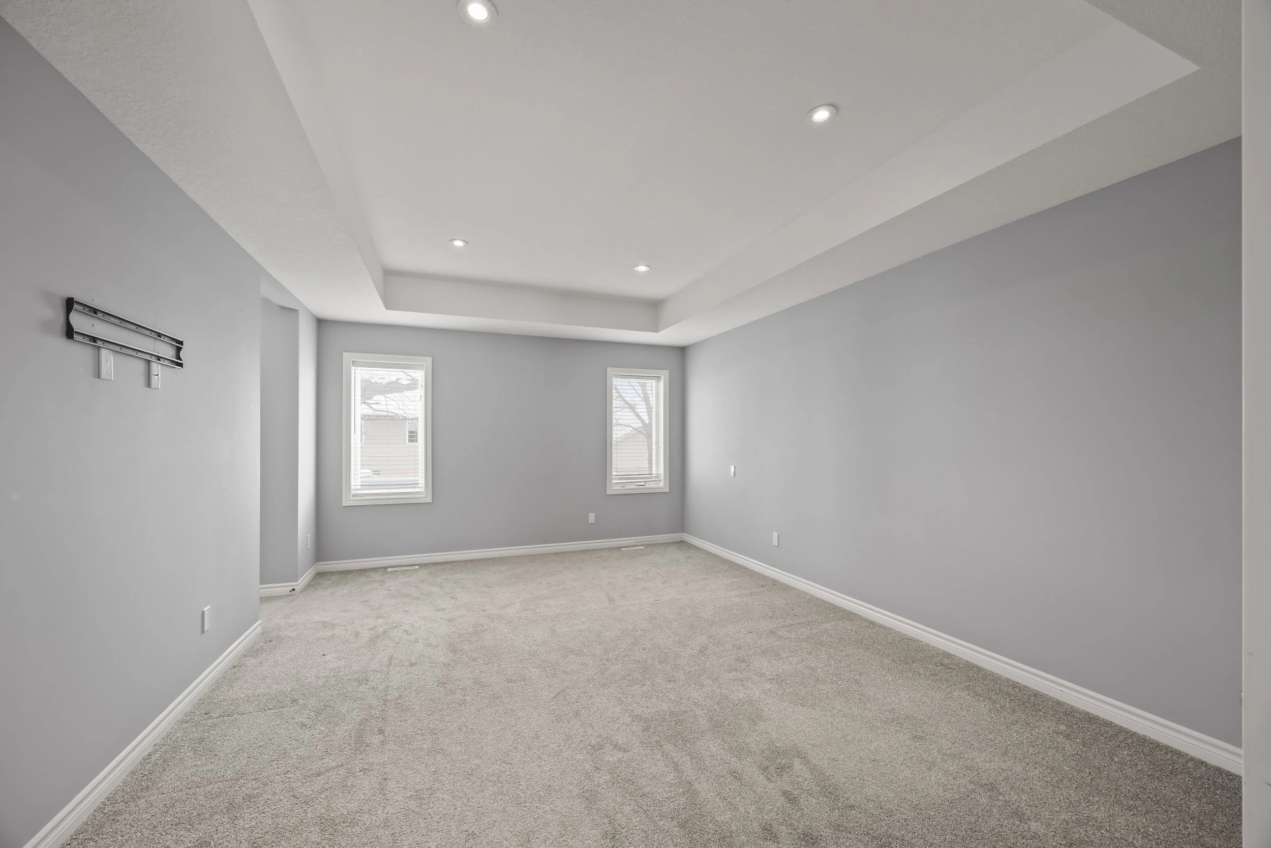 471 Sophia Cres -22.JPG