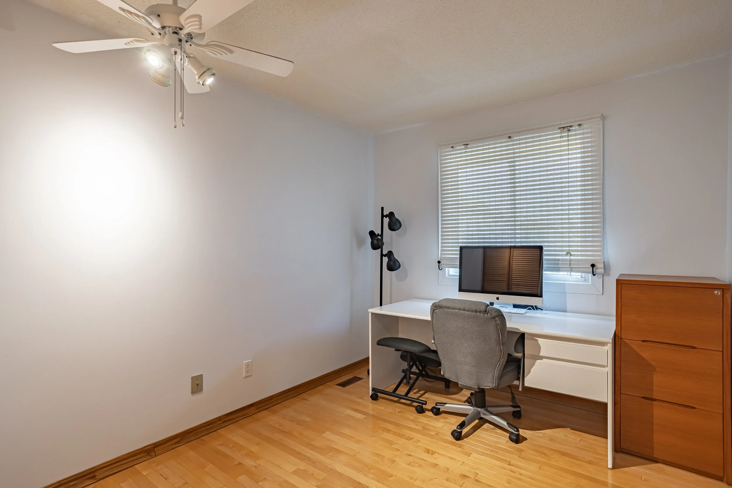 107 Ardsley Cres-24.jpg