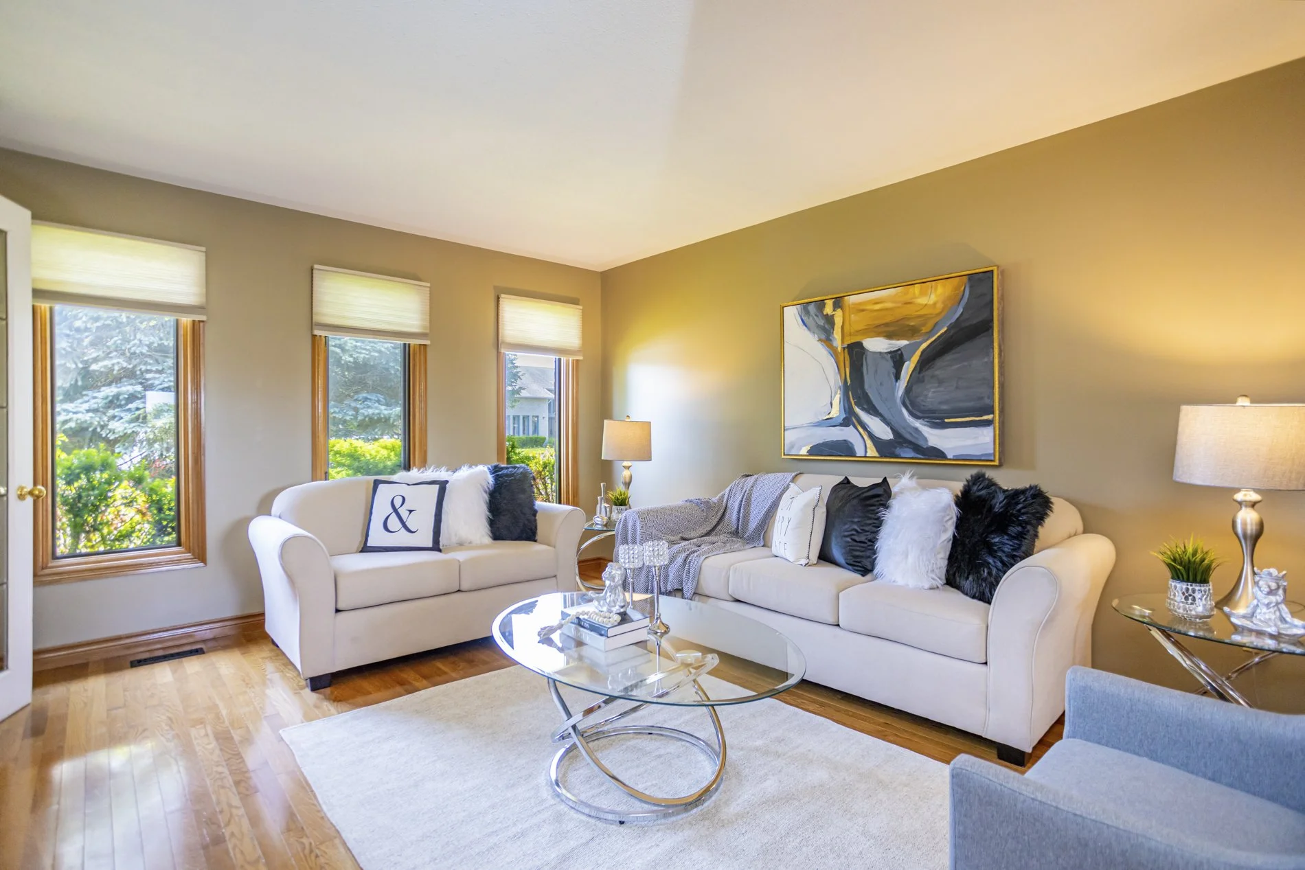 70 Thumnderbird Cres_14.JPG