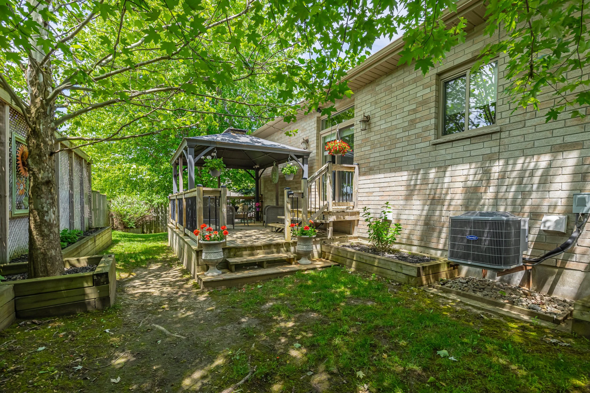 10-2080 Beaverbrook Ave -44.jpg