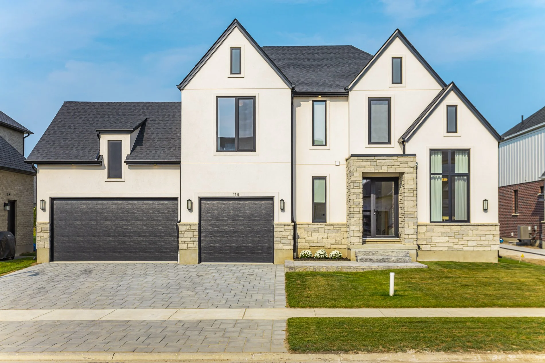 114 Edgewater Blvd_01.jpg