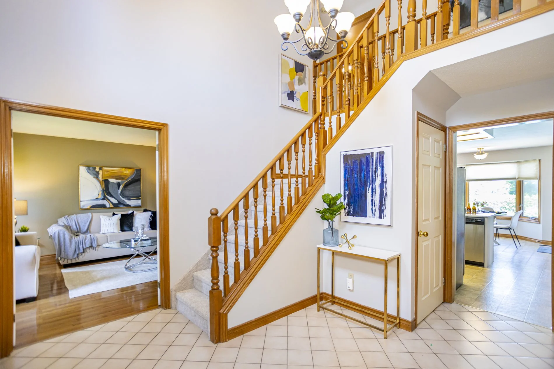 70 Thumnderbird Cres_08.JPG