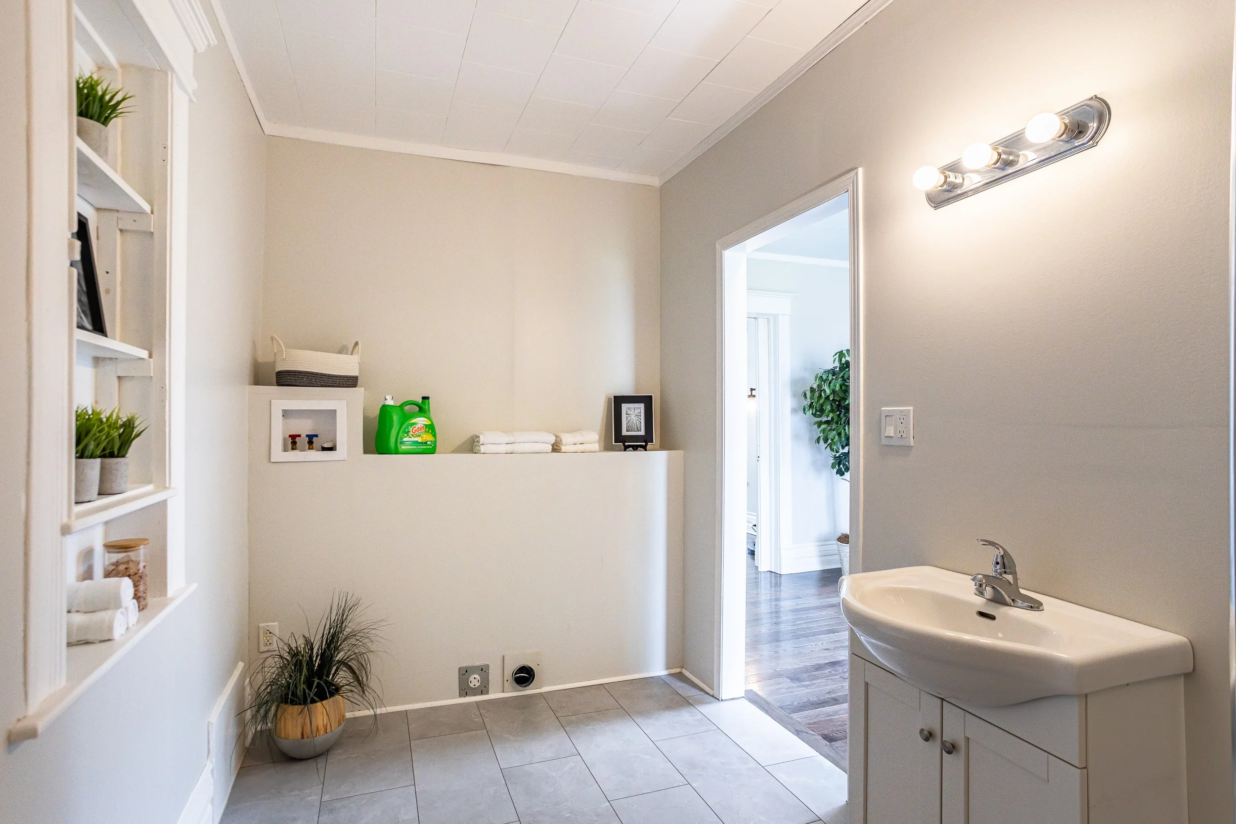 942 Westminster-18.jpg