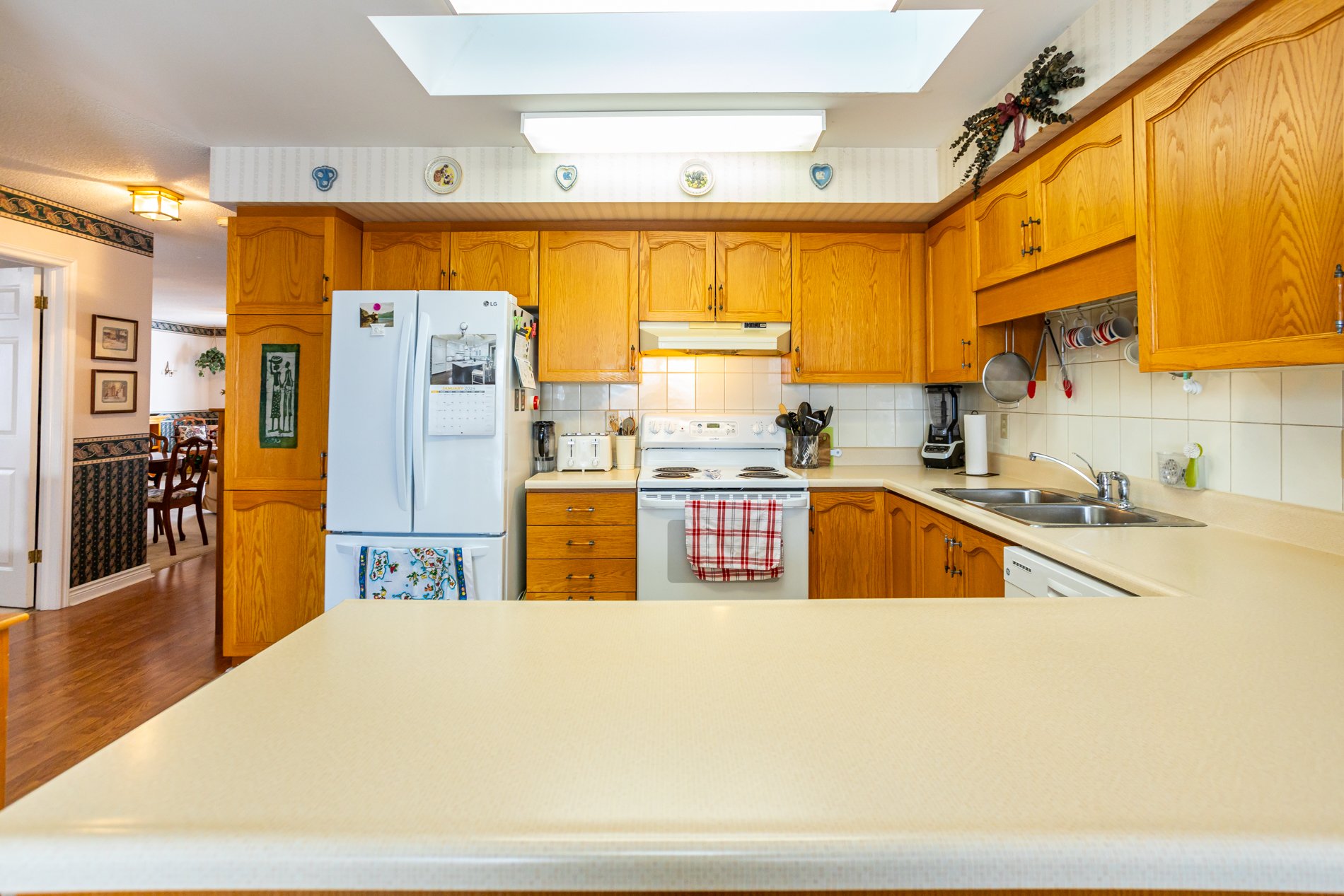 60 Hawkins Cres-30.jpg