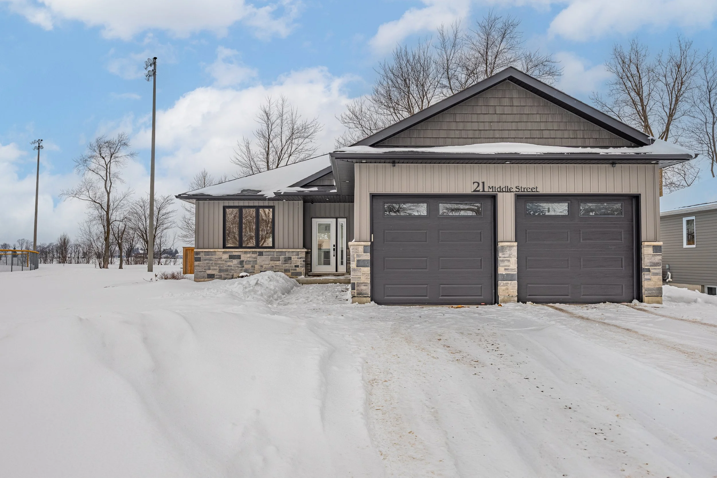 21 Middle St -02.jpg