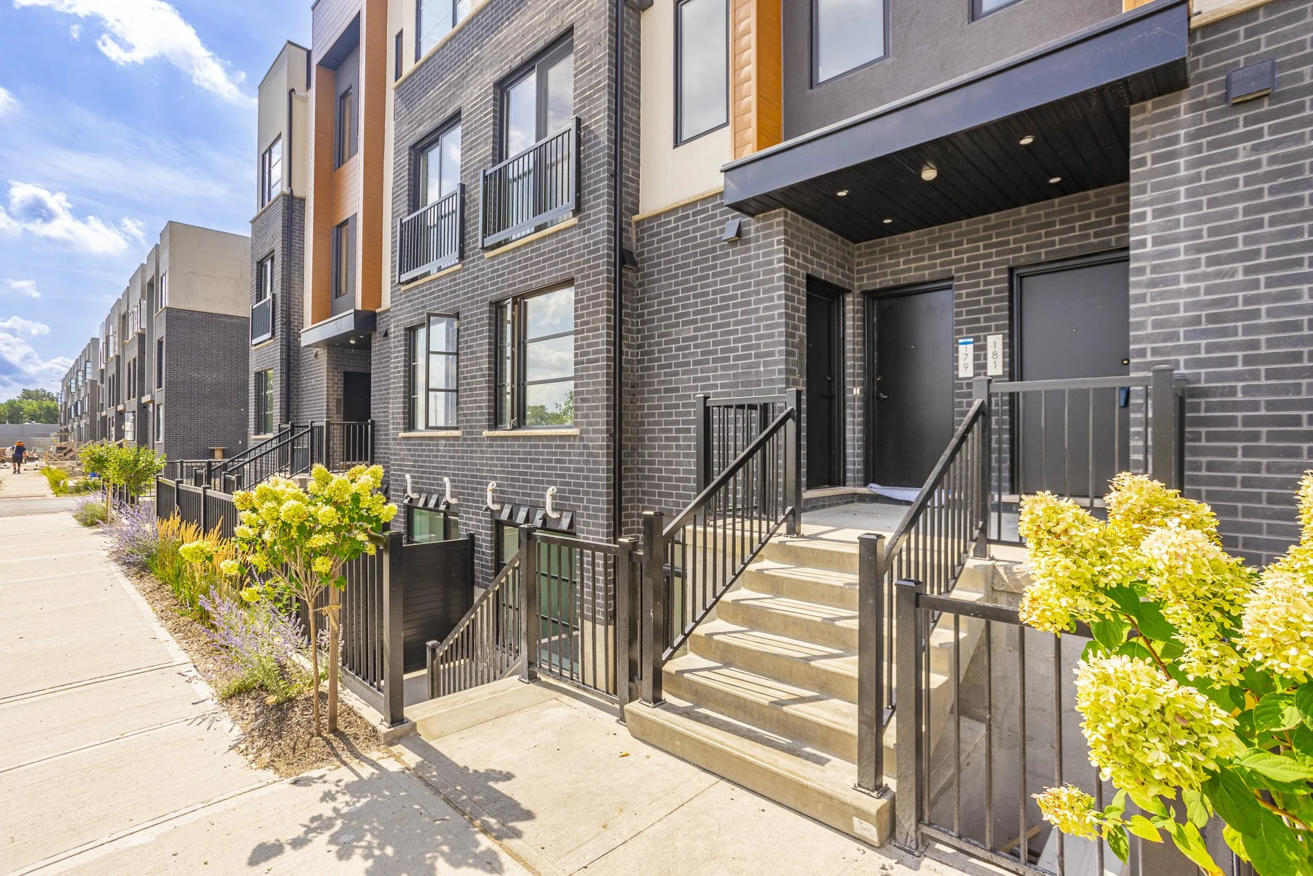 177-3900 Savoy St_14.jpg