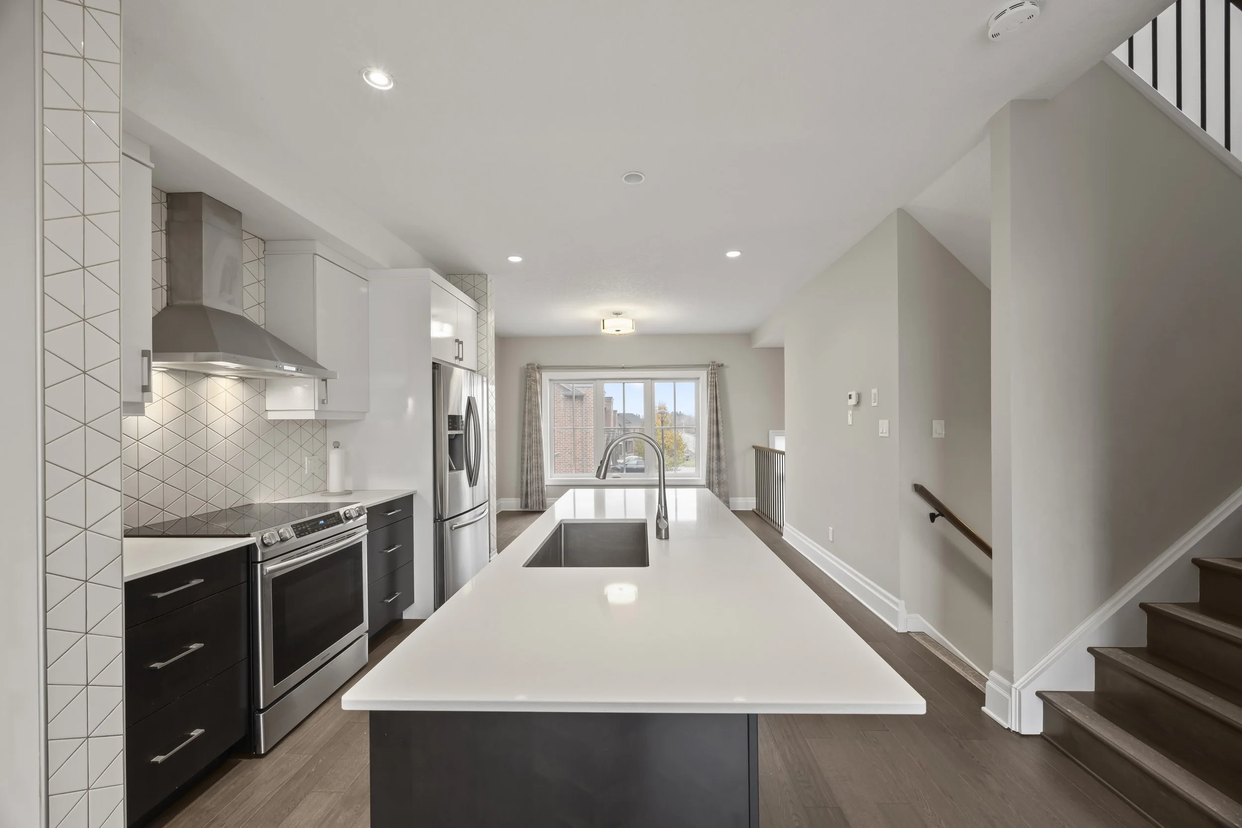 555 Sunningdale Rd E -14.JPG