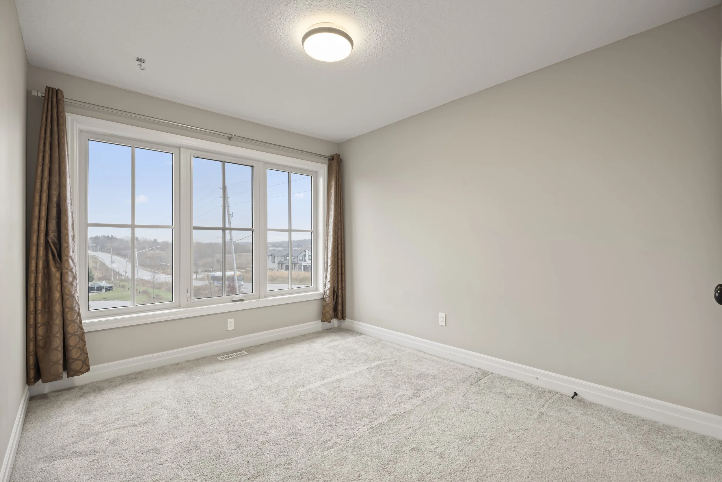 555 Sunningdale Rd E -34.JPG