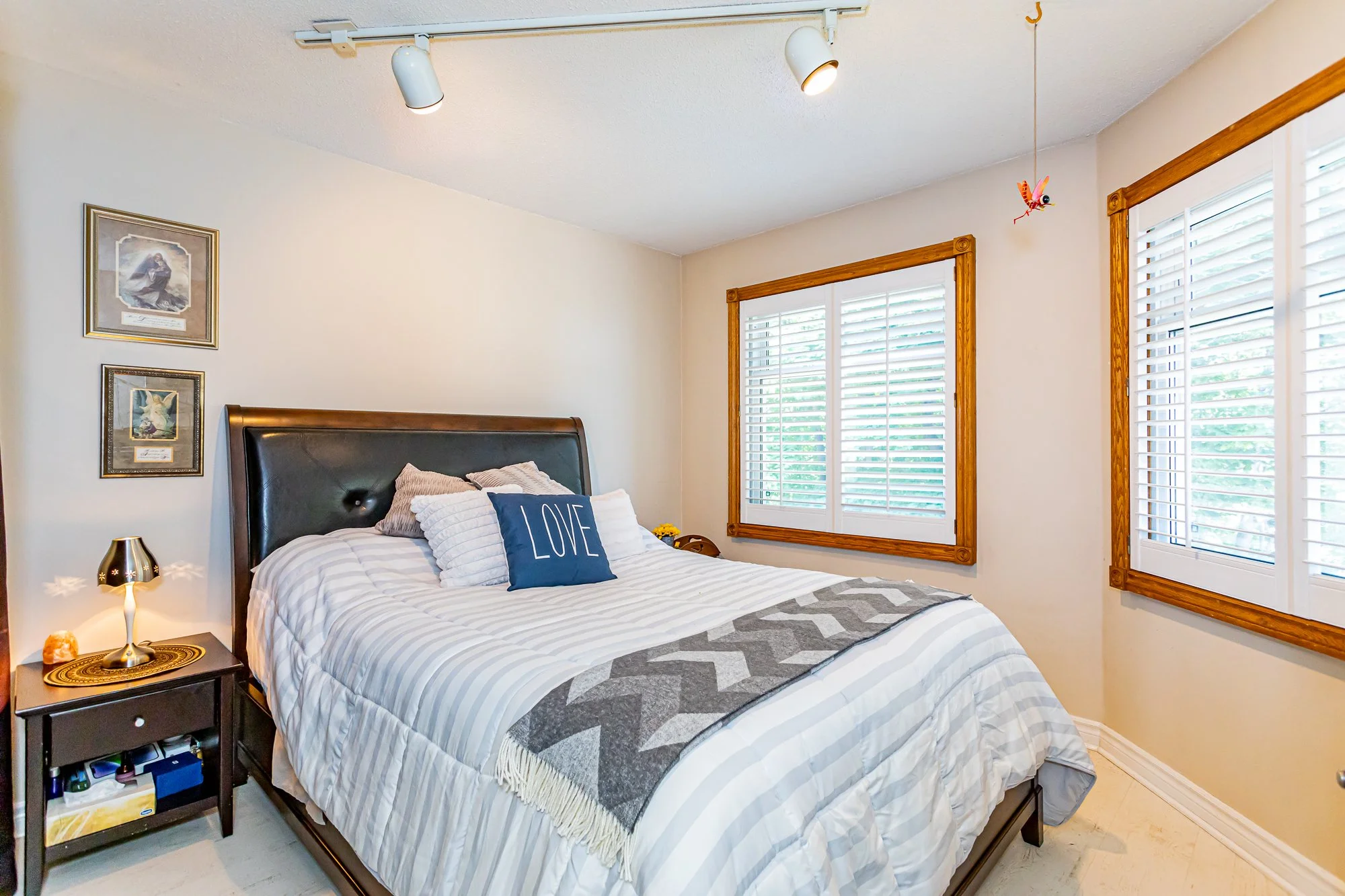 24-374 Front St-33.jpg