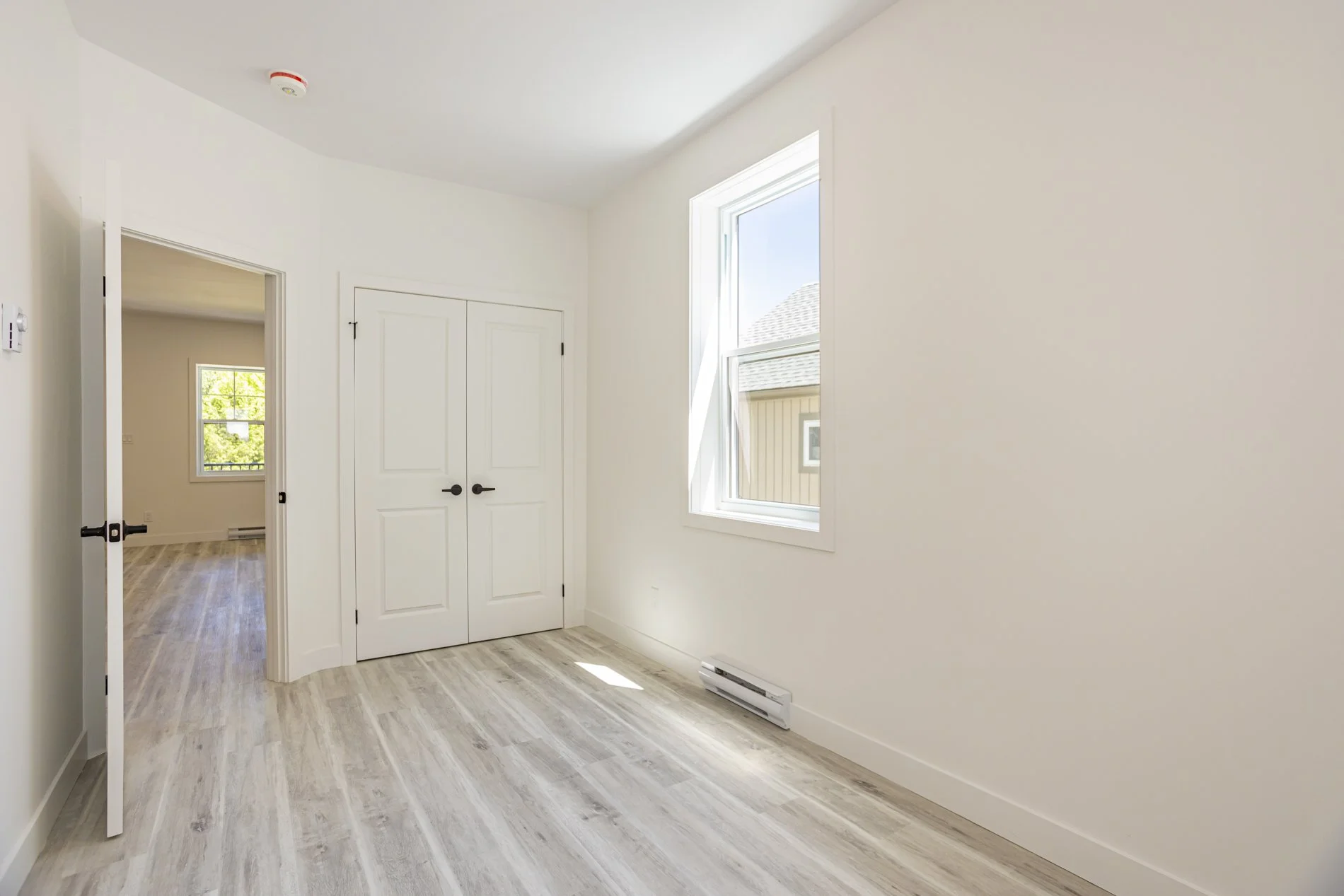 285 William St - Unit 2_10.JPG