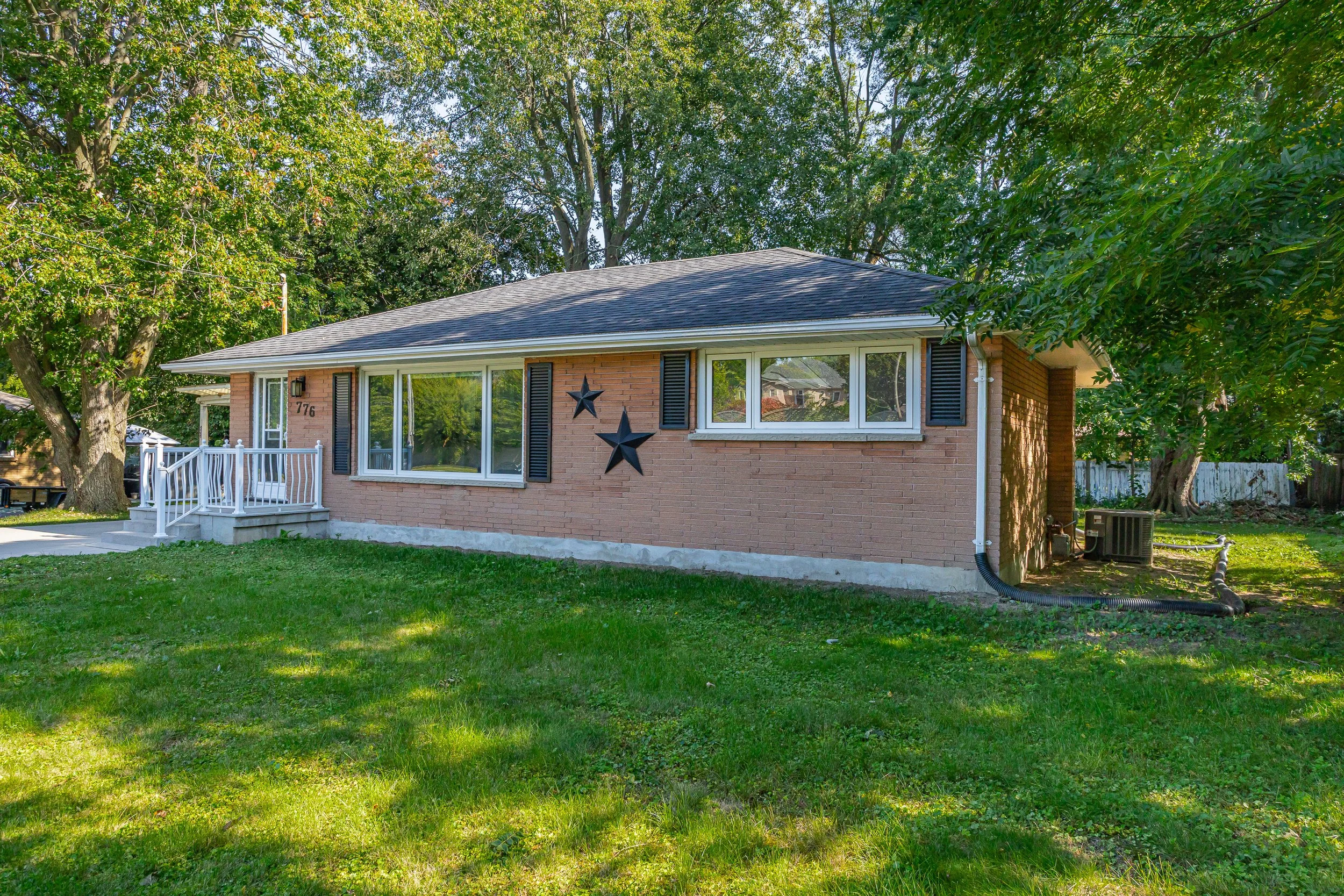 776 Oxford St  -03.jpg