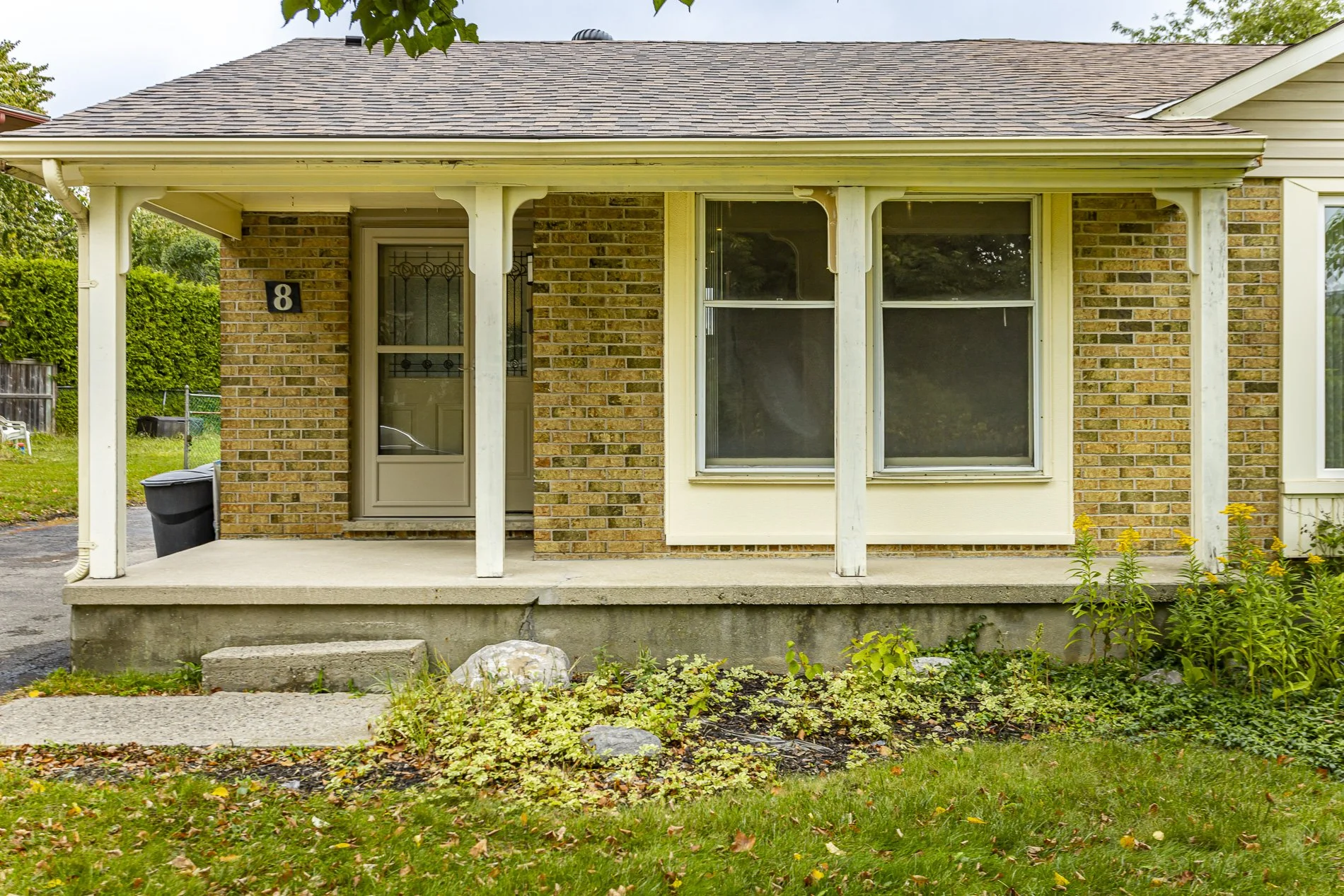 8 Edgemere Crescent_05.jpg
