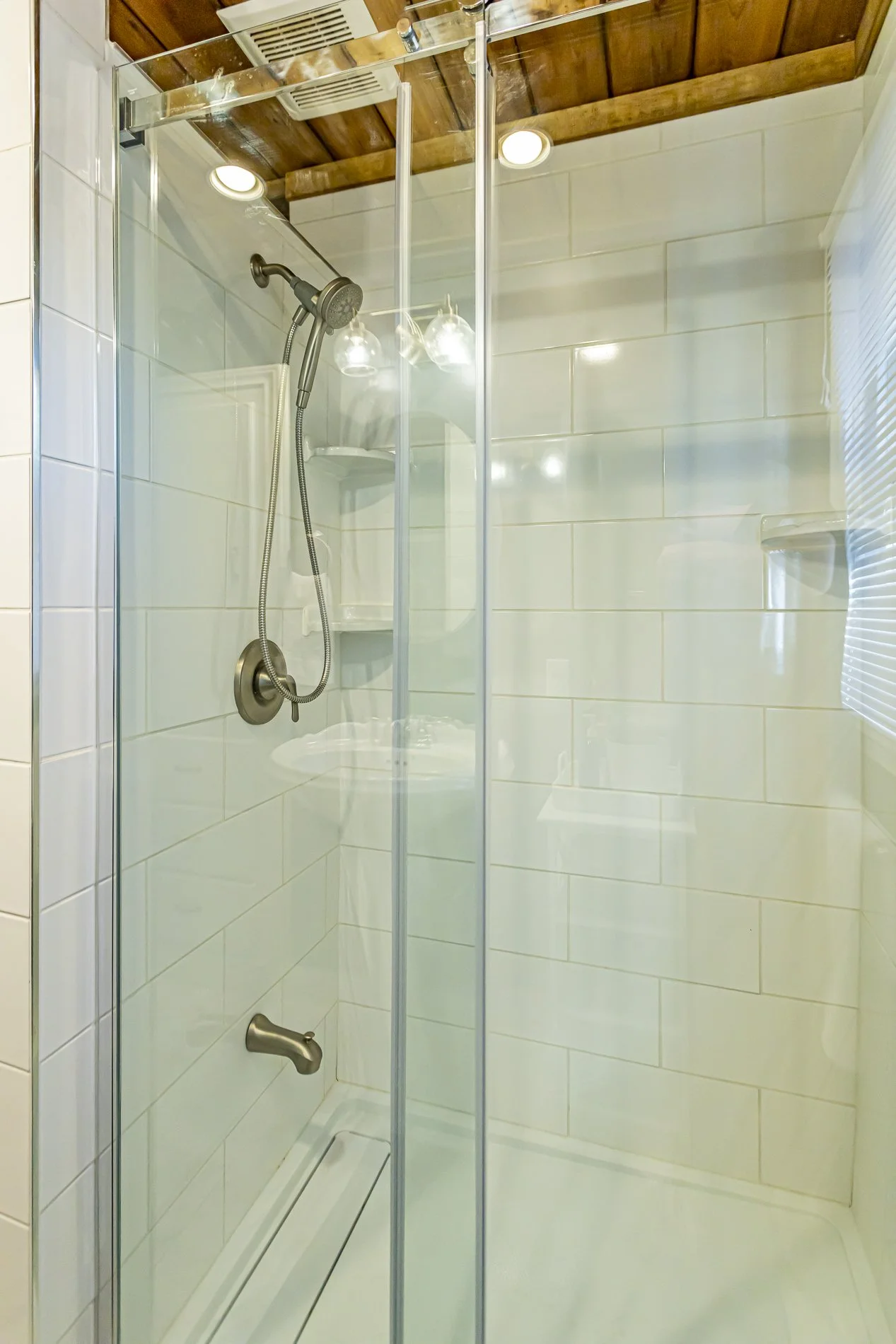 44 Briscoe St E_20.jpg