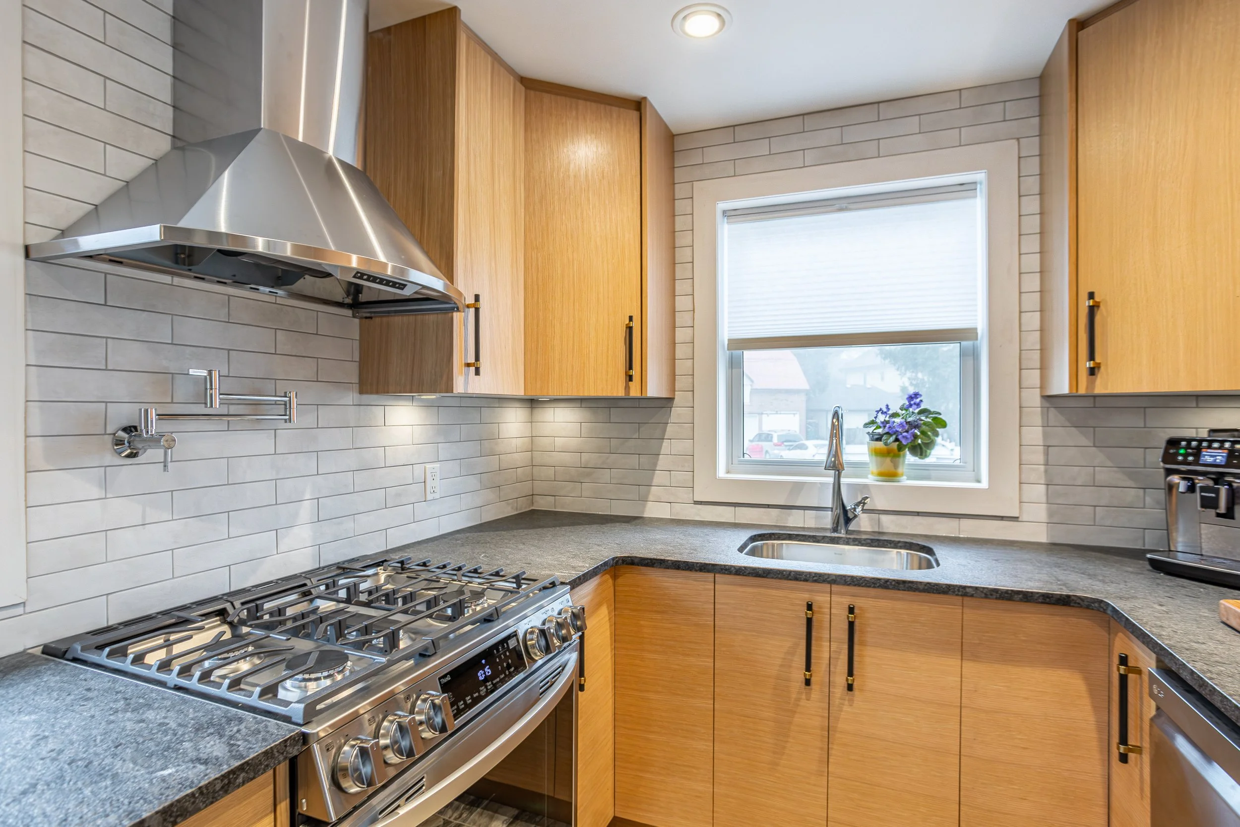 7017 Beattie St-7.jpg