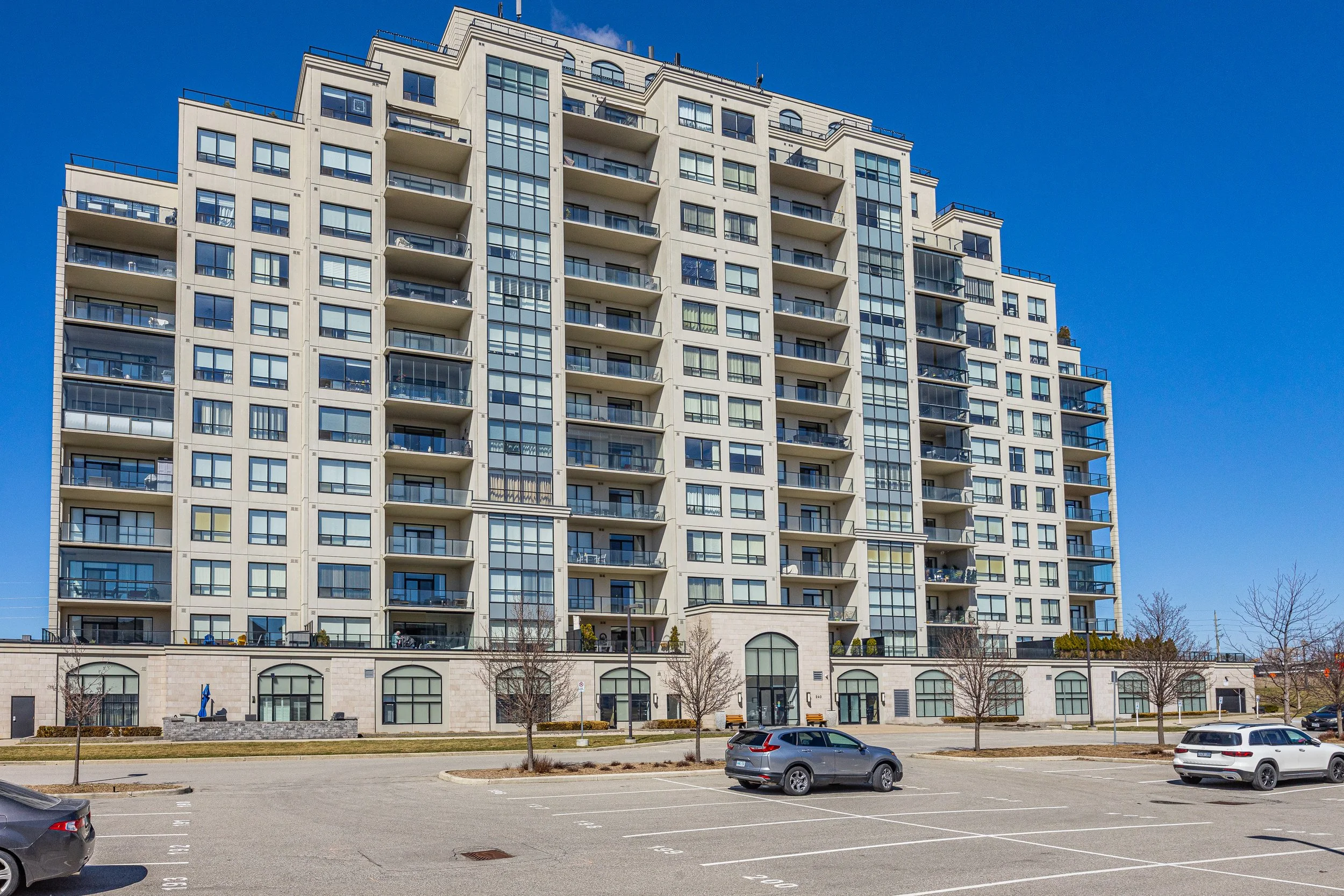 605-240 Village Walk -04.jpg