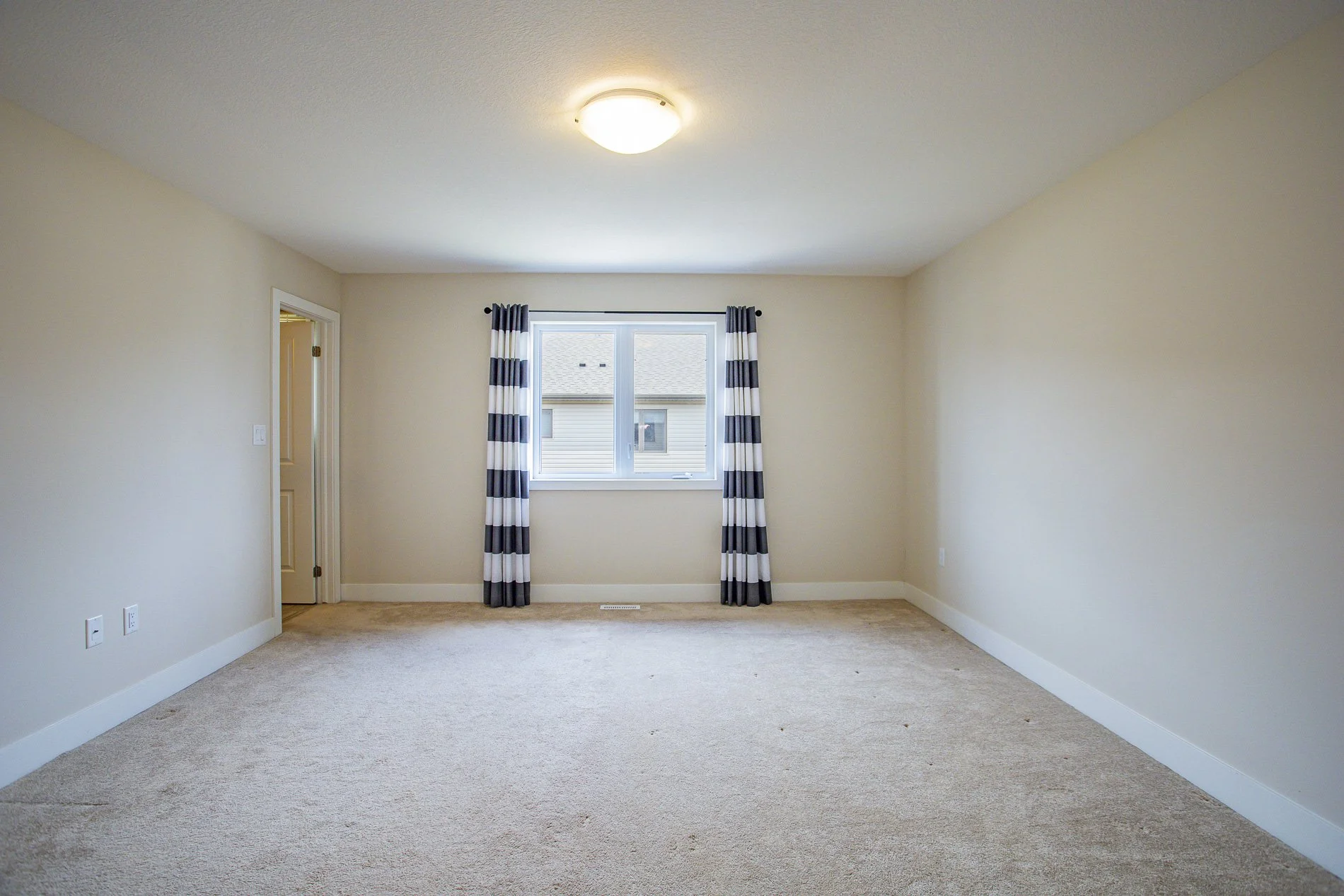 57-1960 Dalmagarry Rd_25.jpg