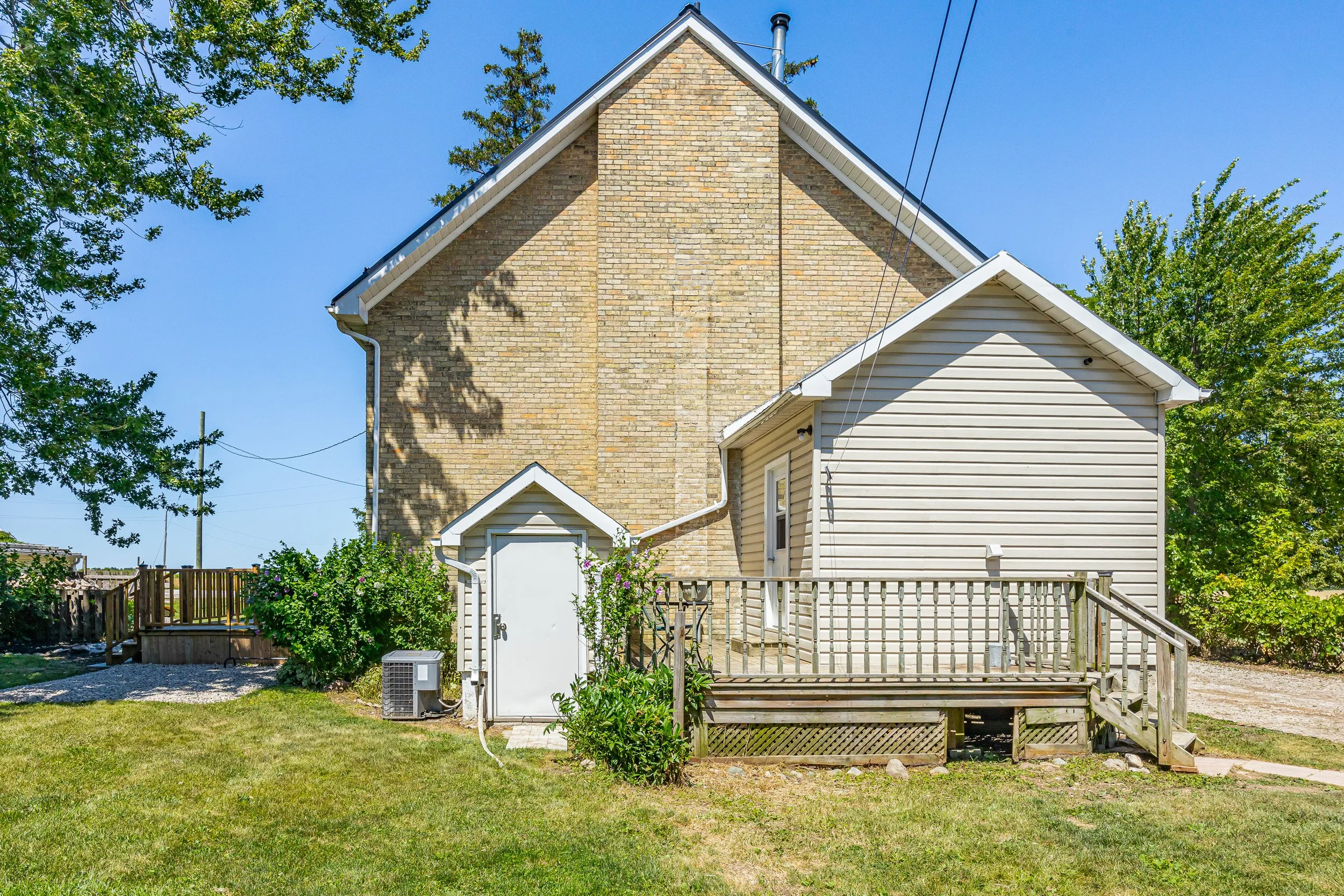 3229 Mcgillivray Dr -38.jpg