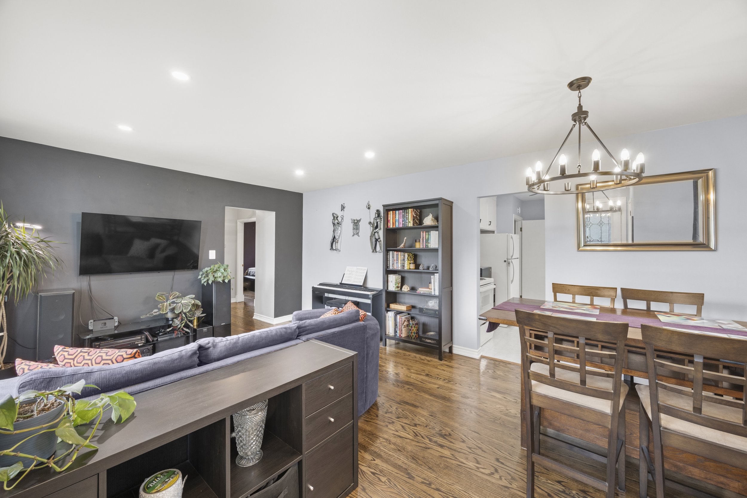 219 Burnside Dr -07.JPG