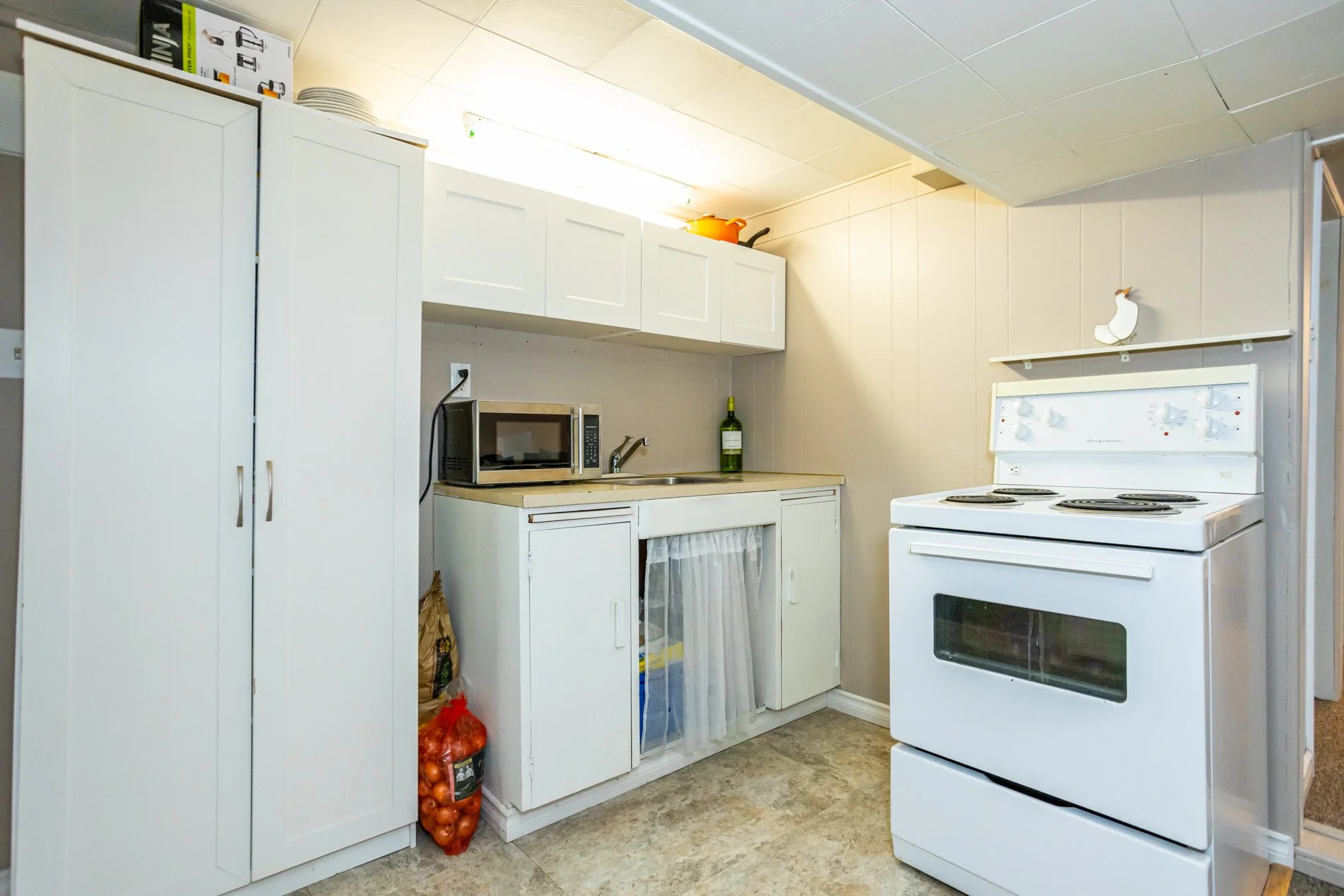 78 Sterling St-27.jpg