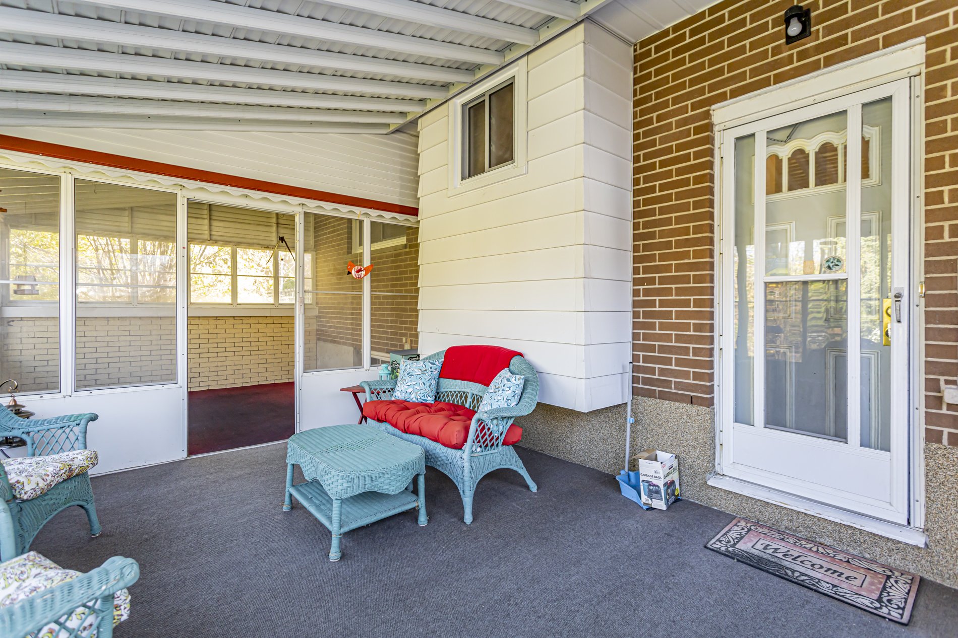 166 Base Line Rd W_32.JPG