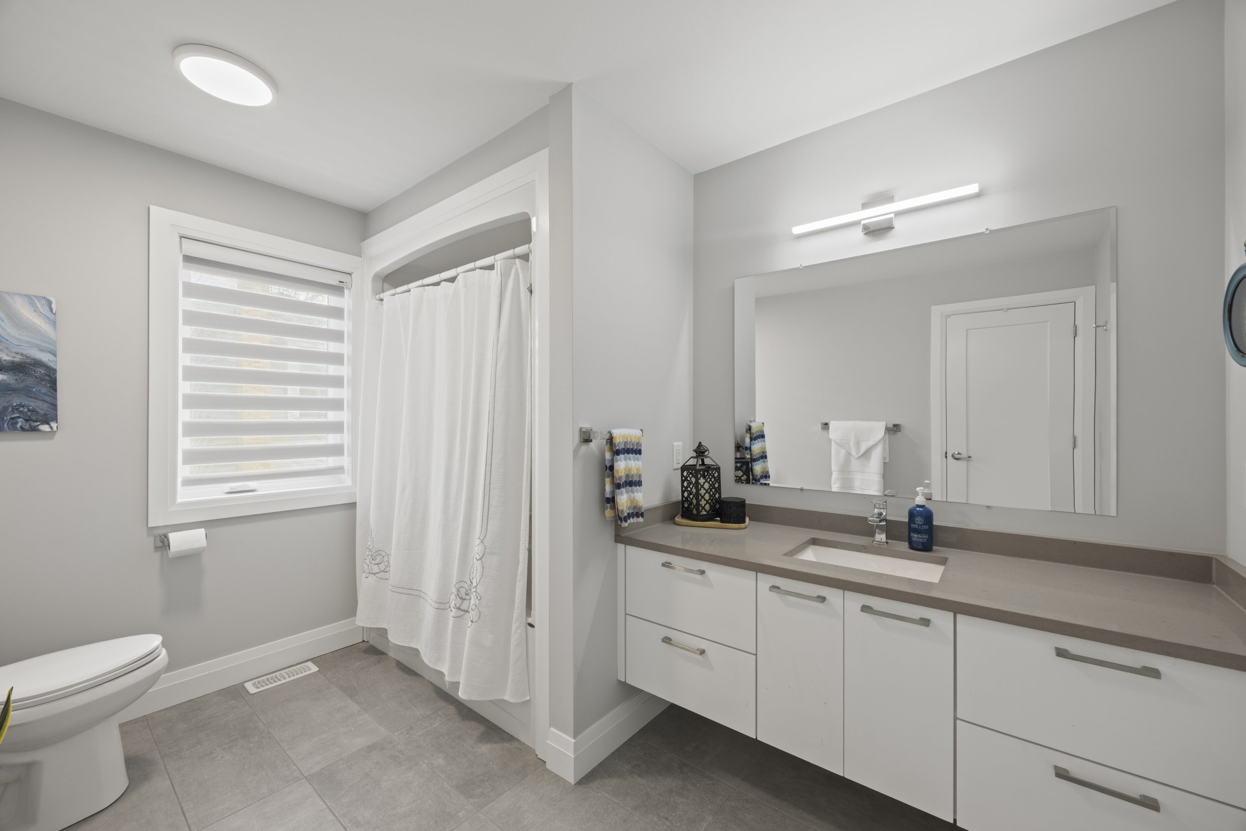 1-176 King St -34.JPG