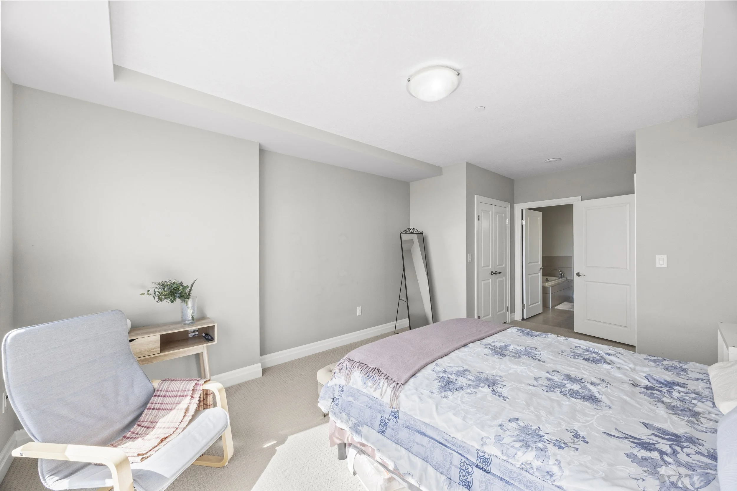 605-240 Village Walk -28.JPG