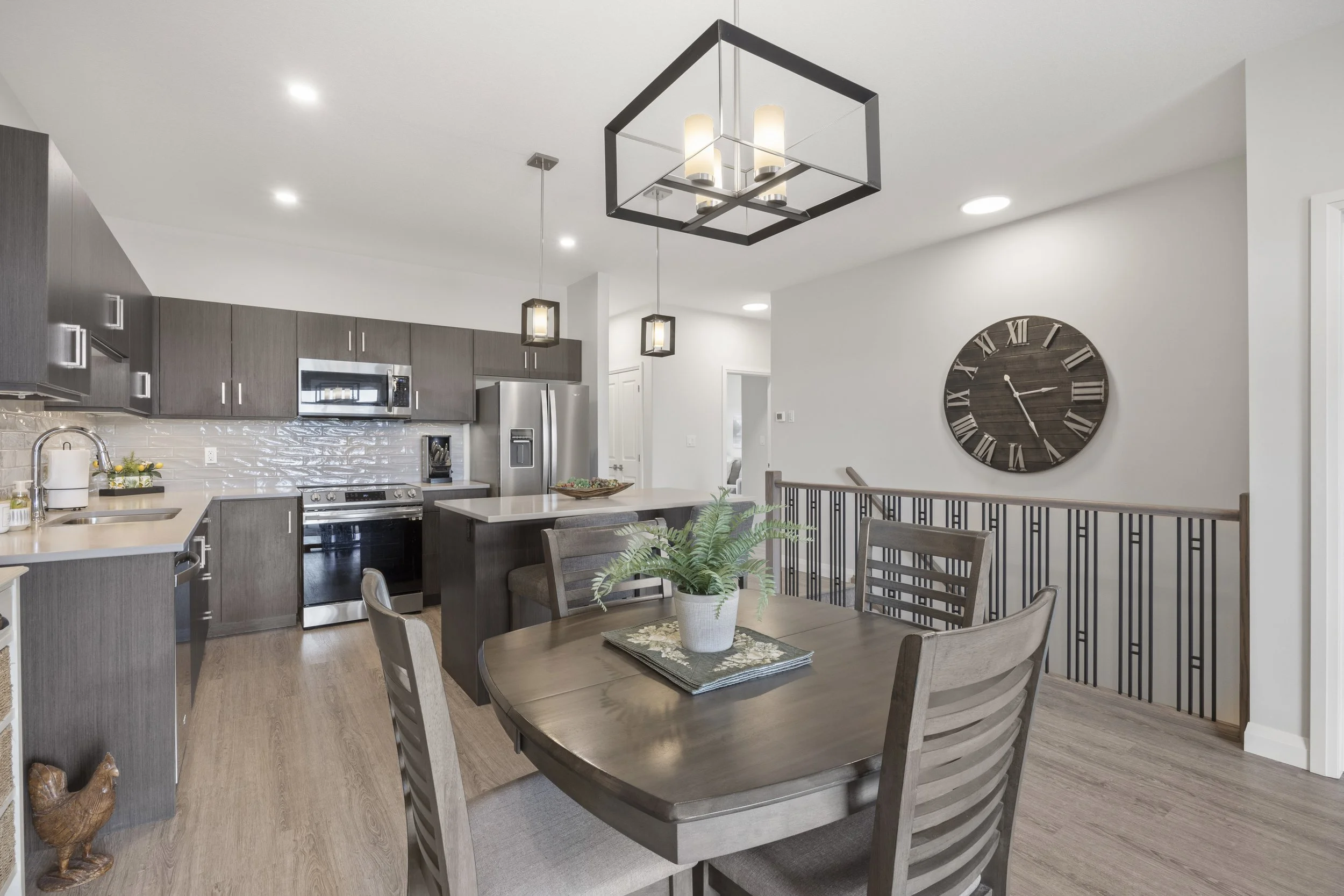 100 Rowe Ave -16.JPG