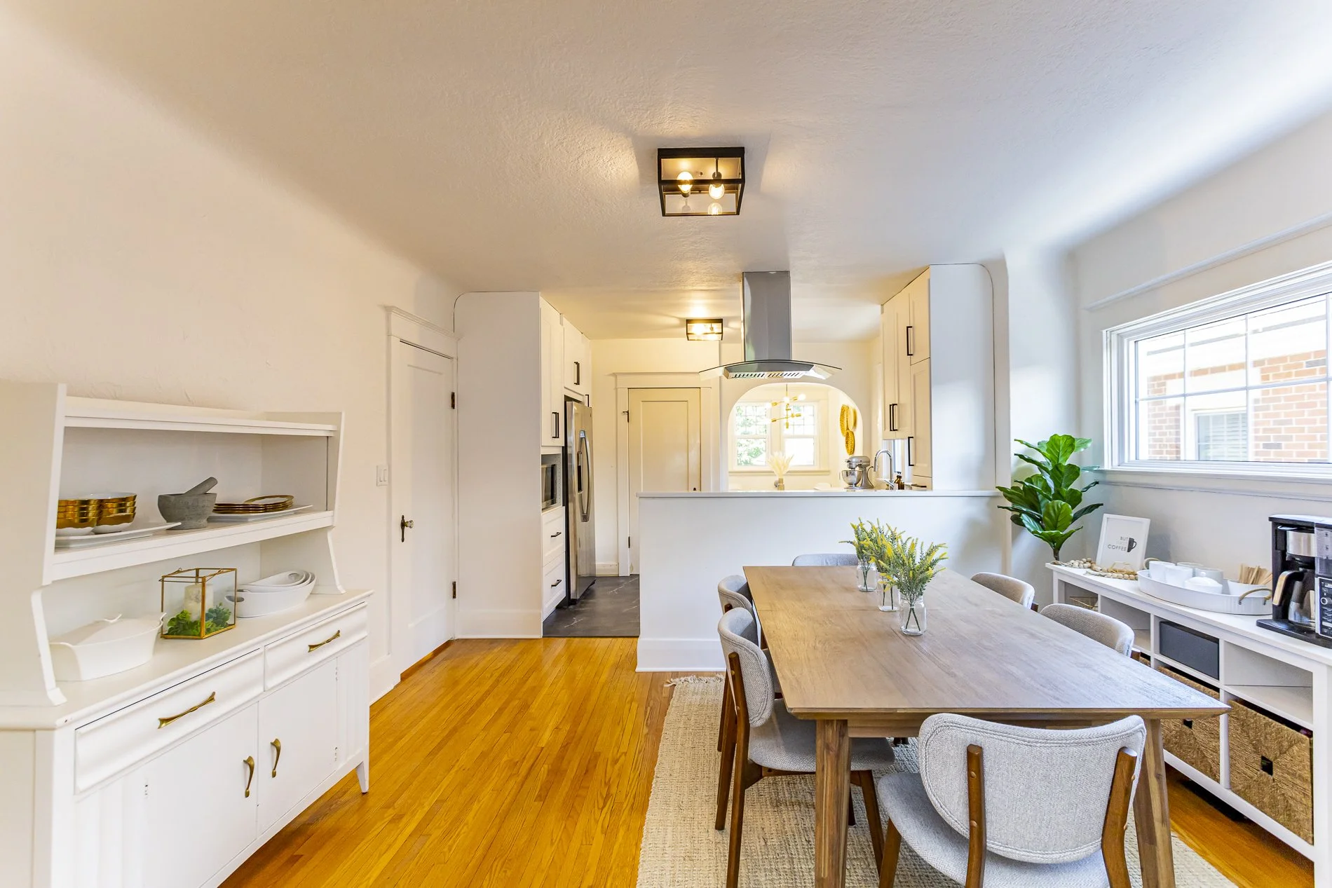 668 Emery St_16.jpg