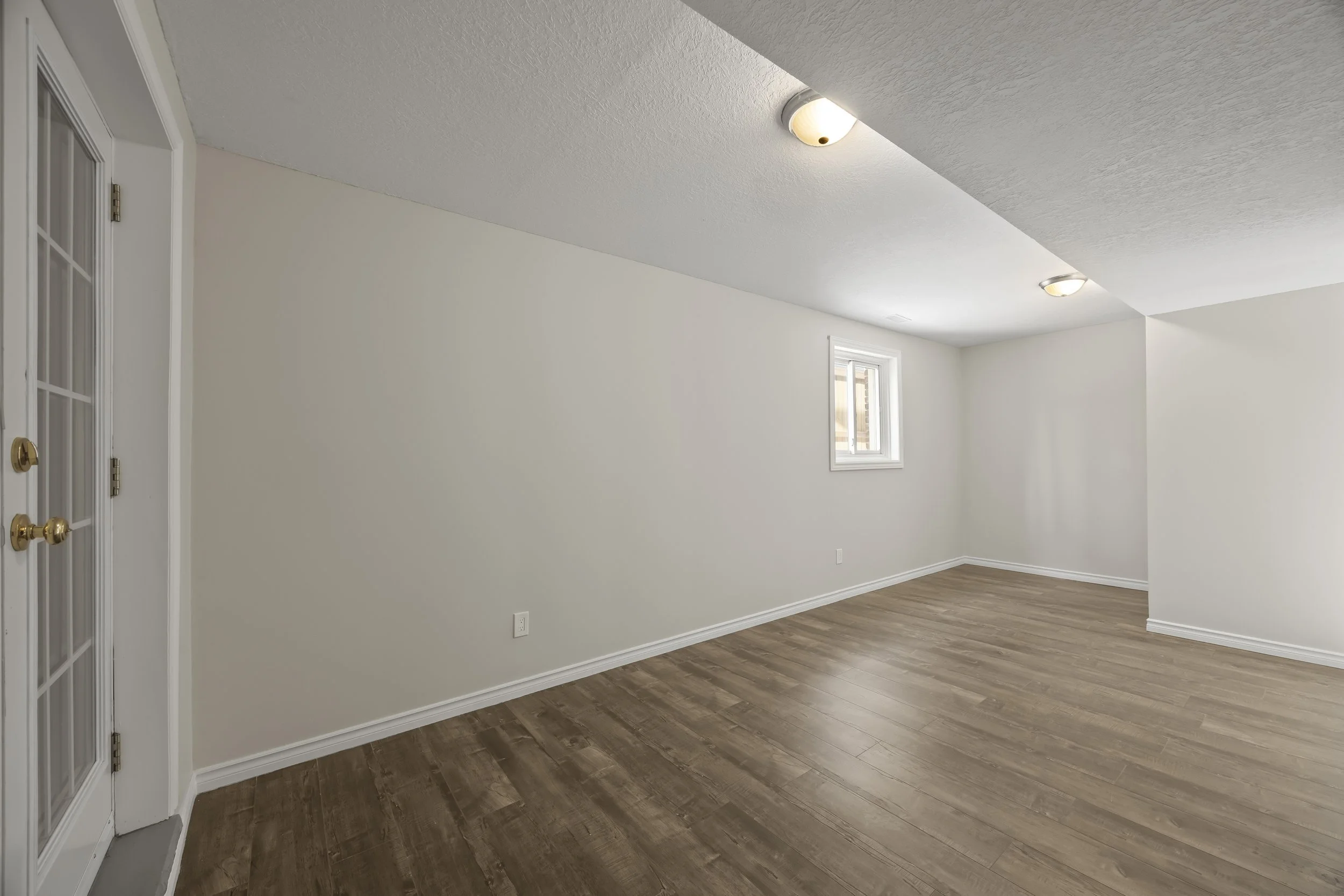 329 Thompson Rd -13.JPG