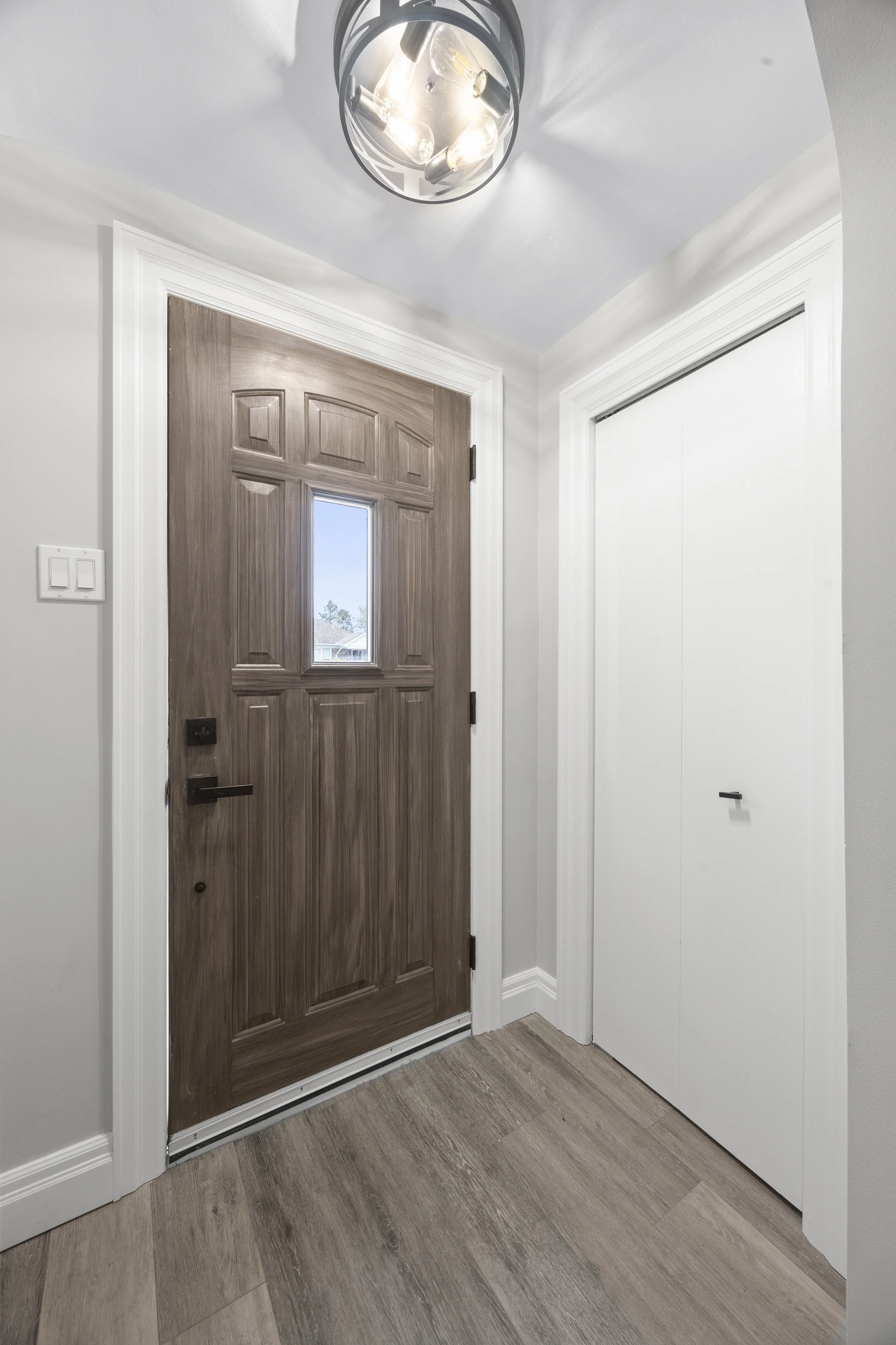 1326 Brydges St -06.JPG