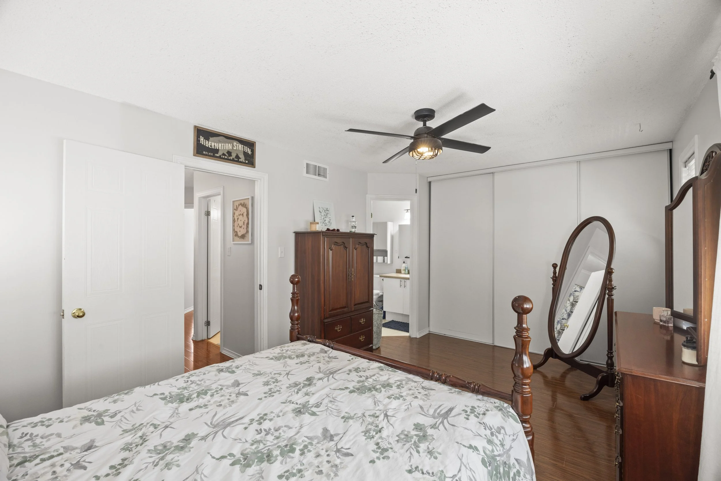 25-9 Ailsa Place-27.JPG
