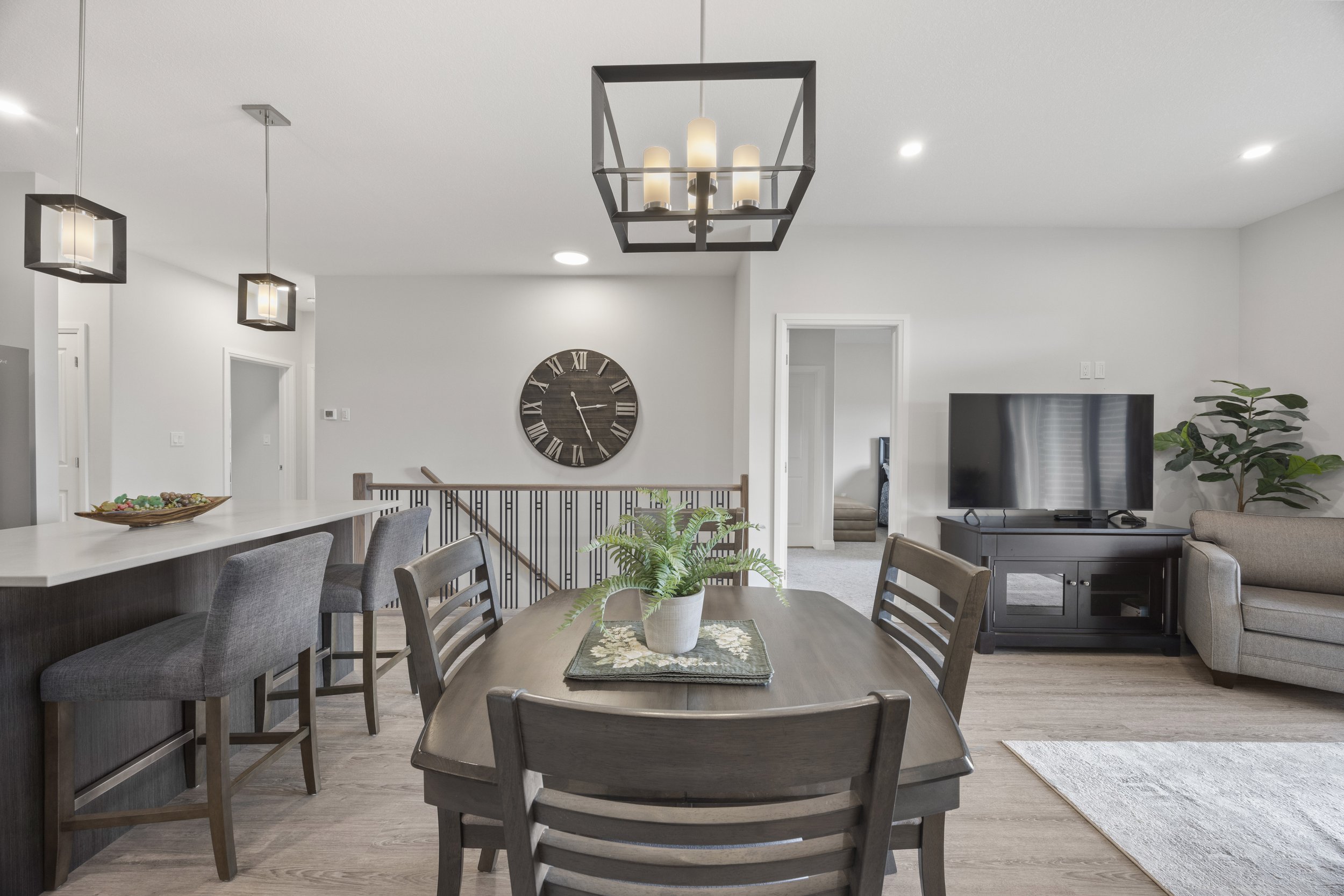 100 Rowe Ave -17.JPG