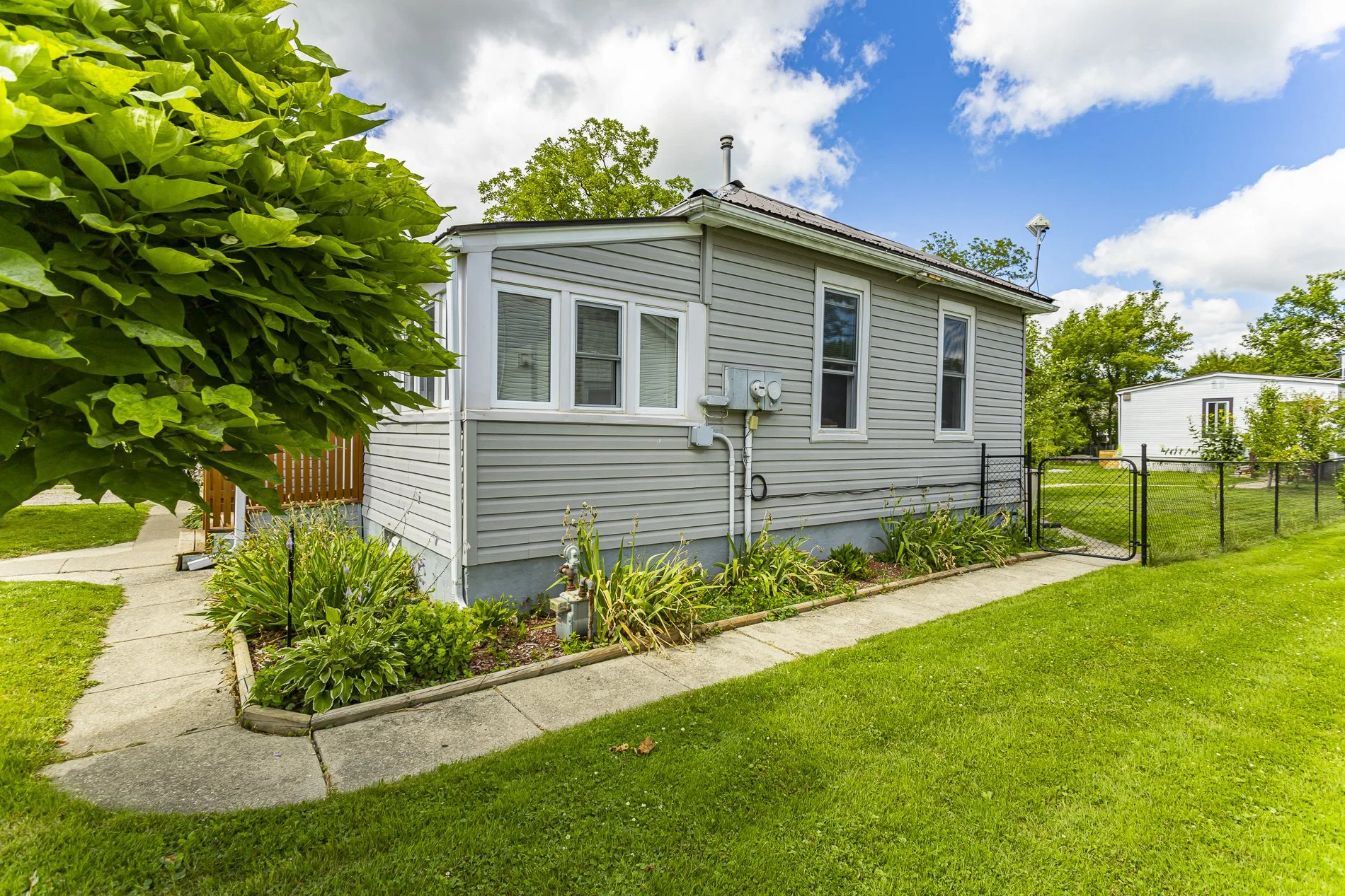 151 Simpson St_36.jpg