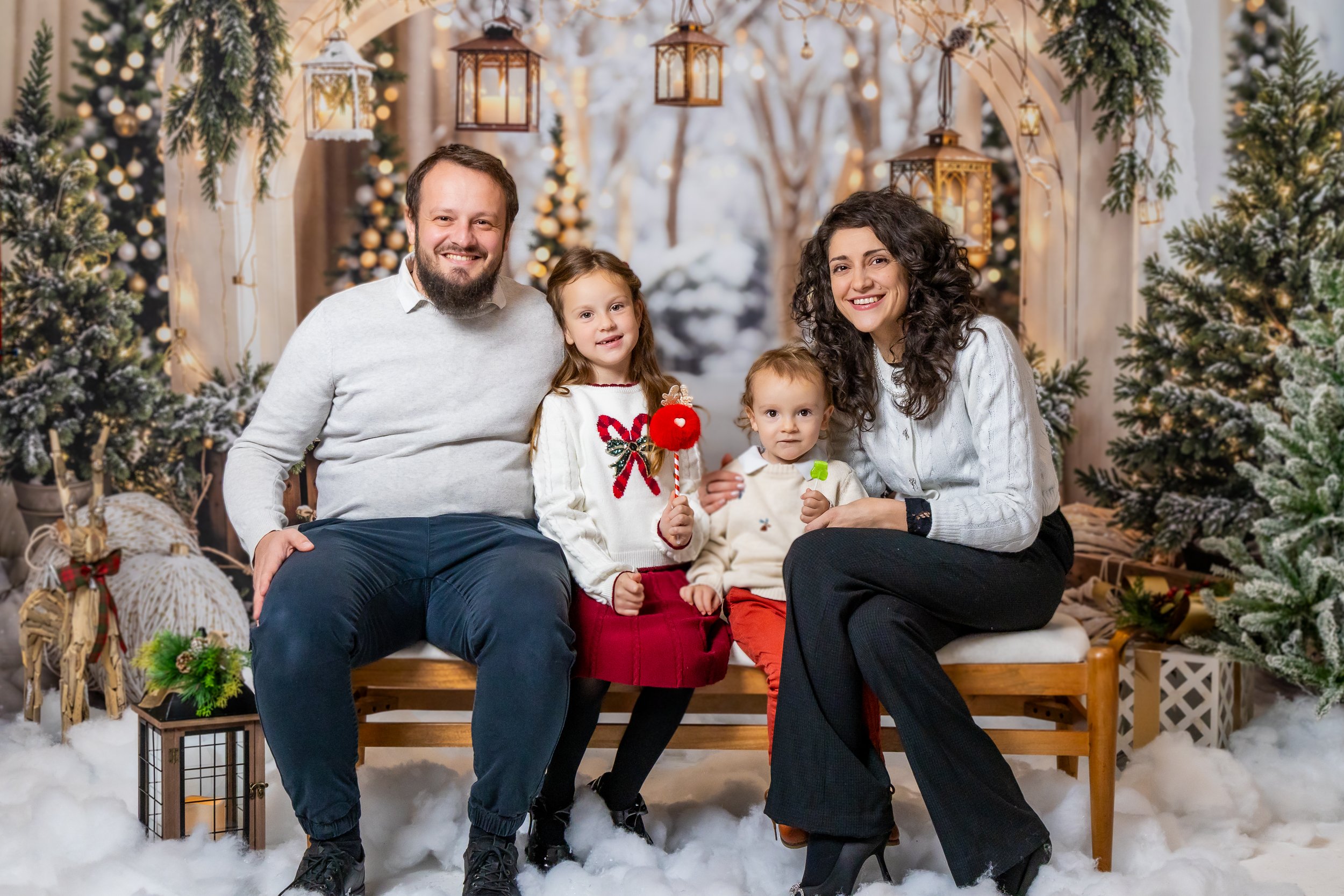 ChristmasMinis_MarkovicFamily_SOCIAL-7.jpg
