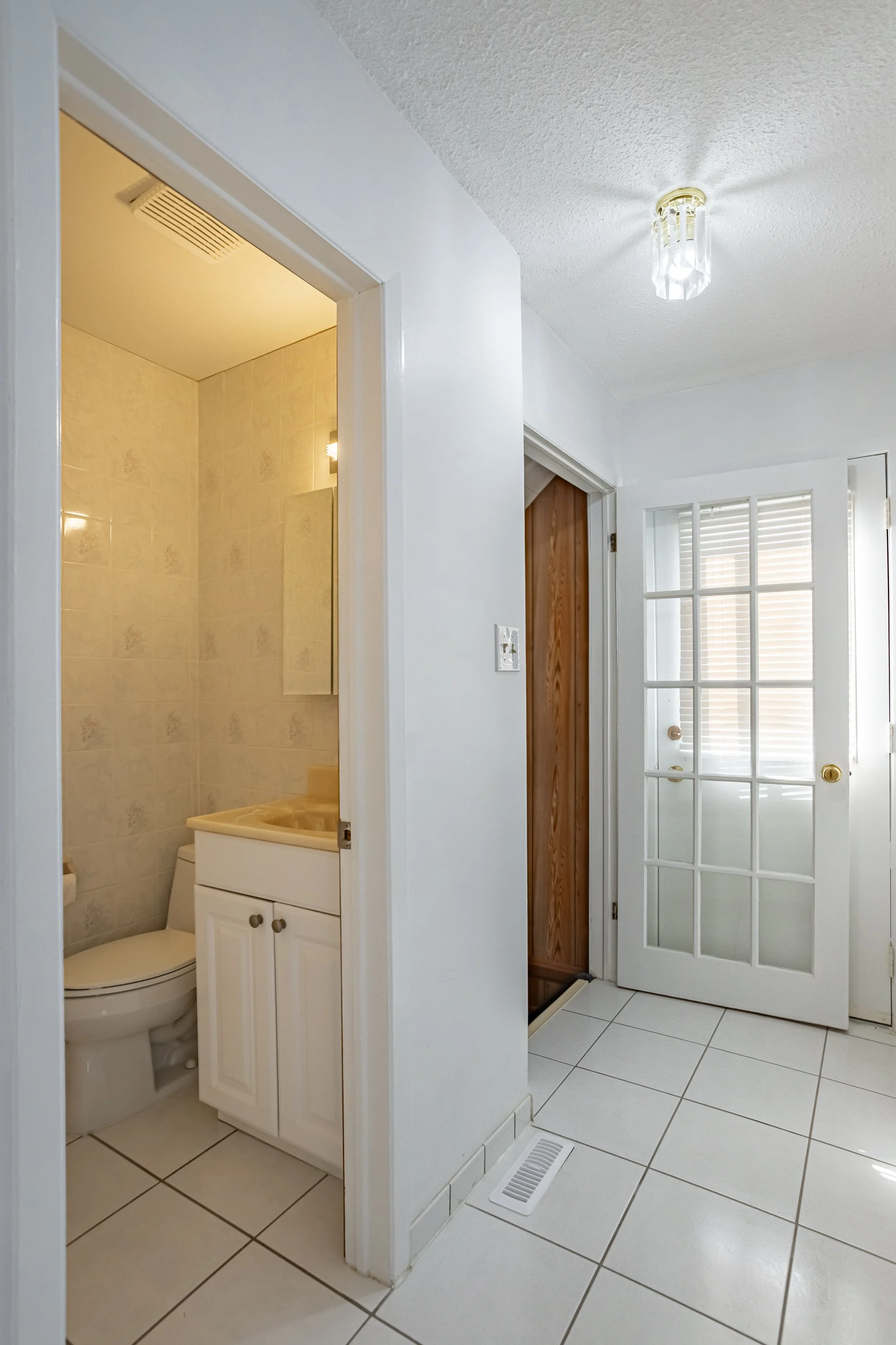 107 Ardsley Cres-16.jpg