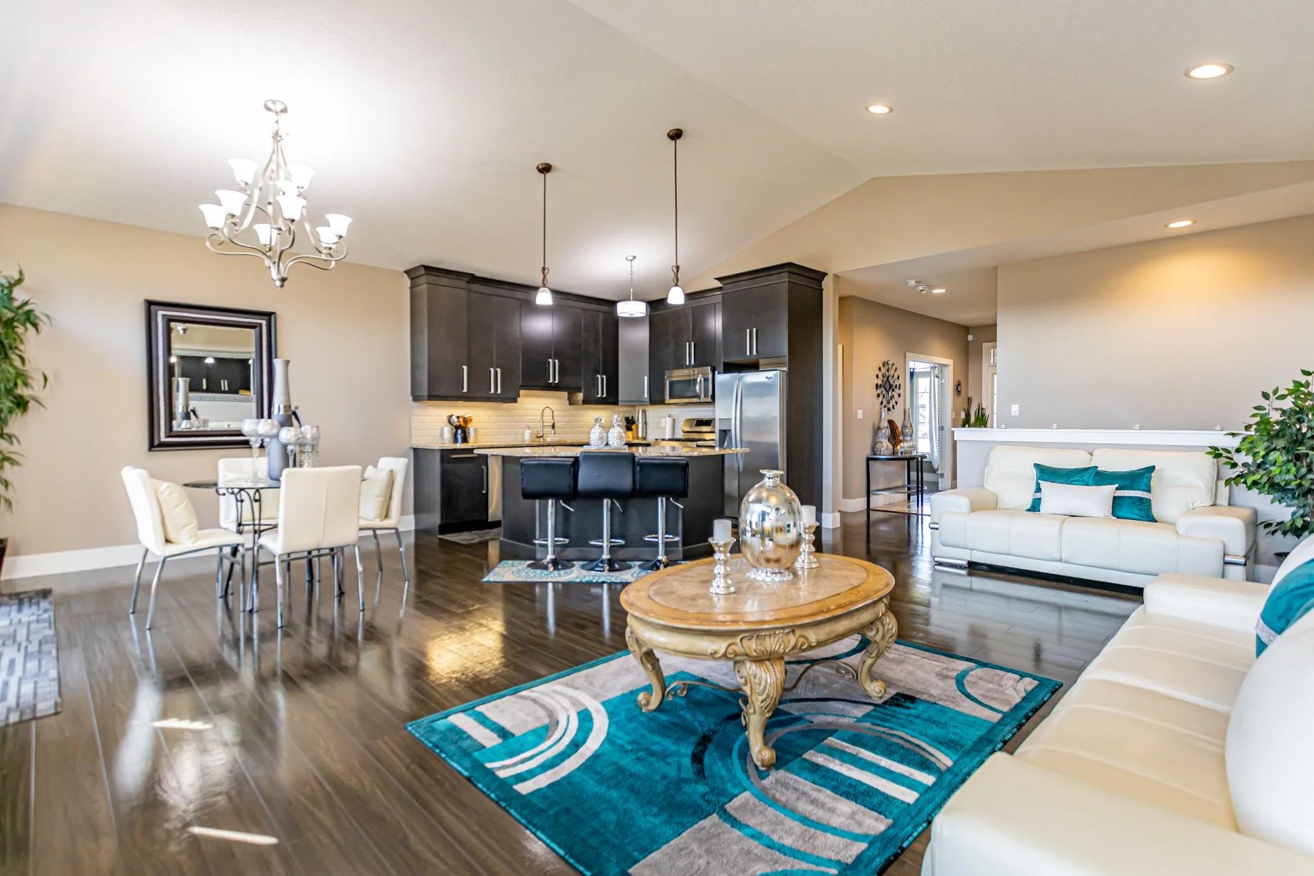 122 1-2 Centennial Ave-9.jpg