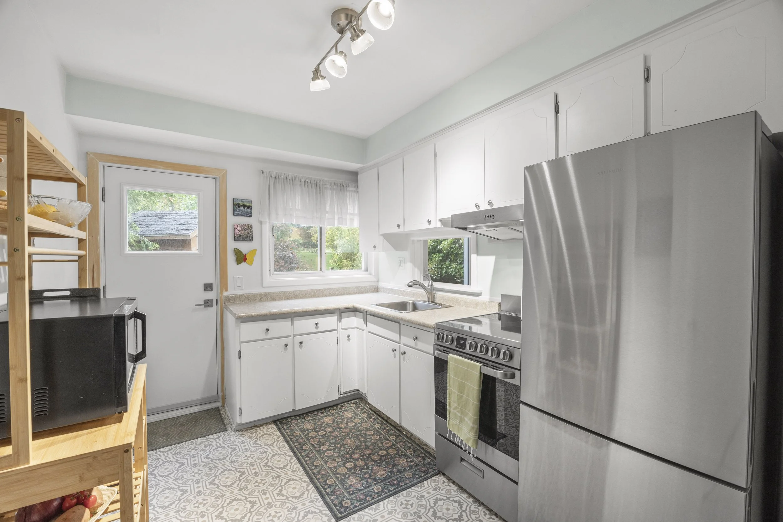 62-1220 Royal York Rd -17.JPG