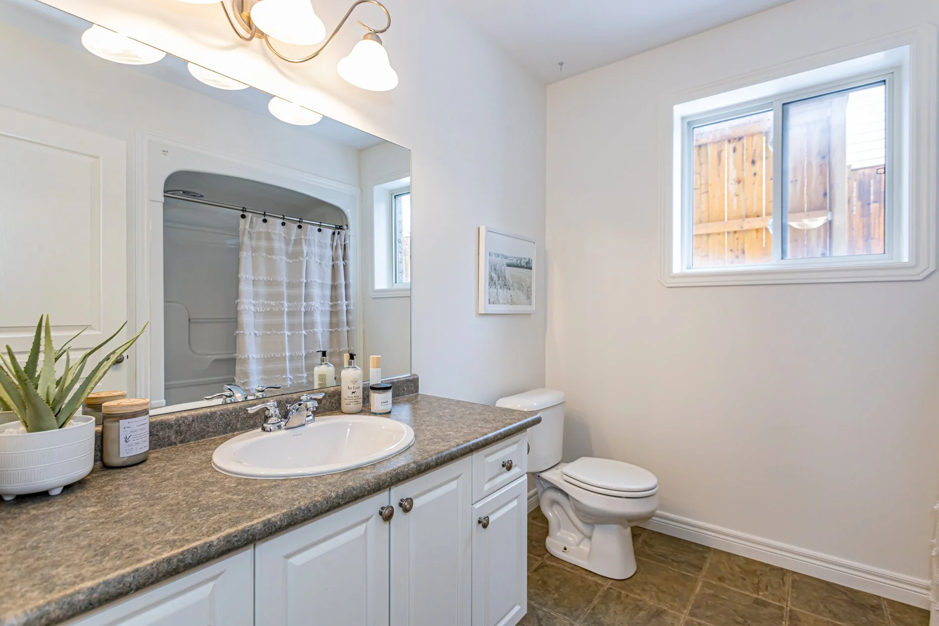 535 Harris Circle-29.jpg